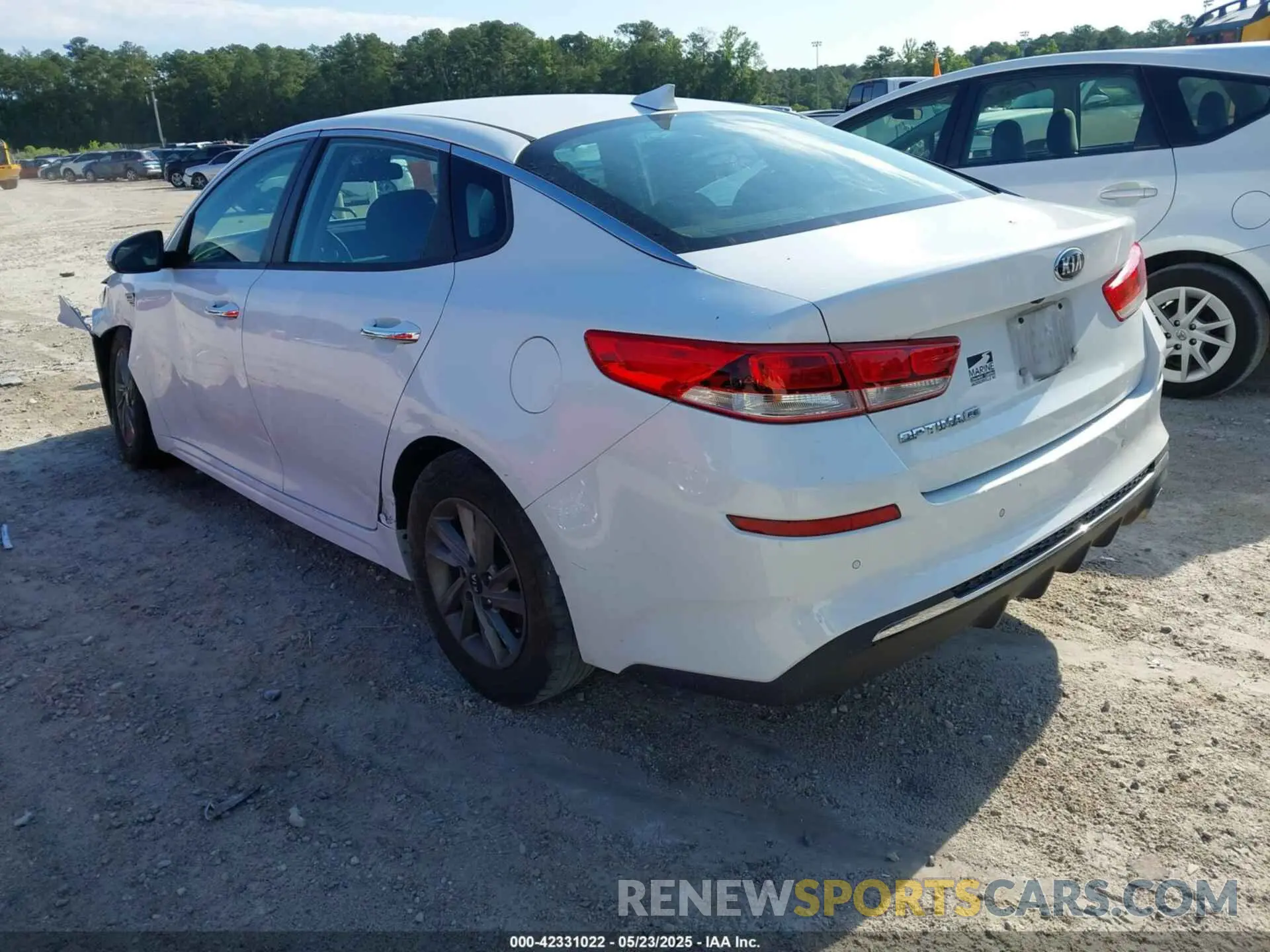 3 Photograph of a damaged car 5XXGT4L31LG380634 KIA OPTIMA 2020