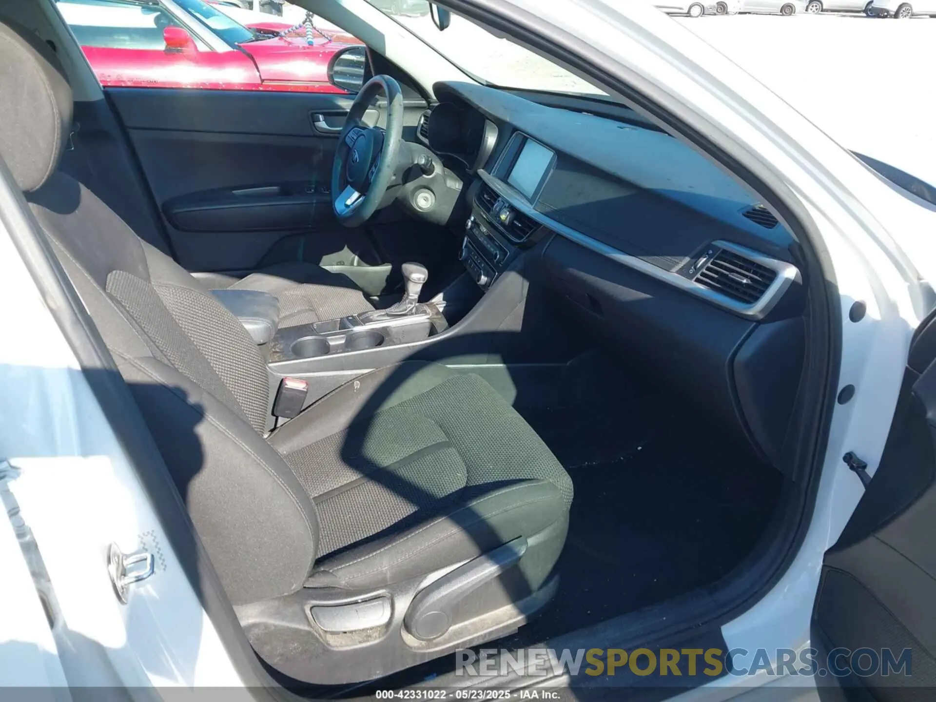 5 Photograph of a damaged car 5XXGT4L31LG380634 KIA OPTIMA 2020