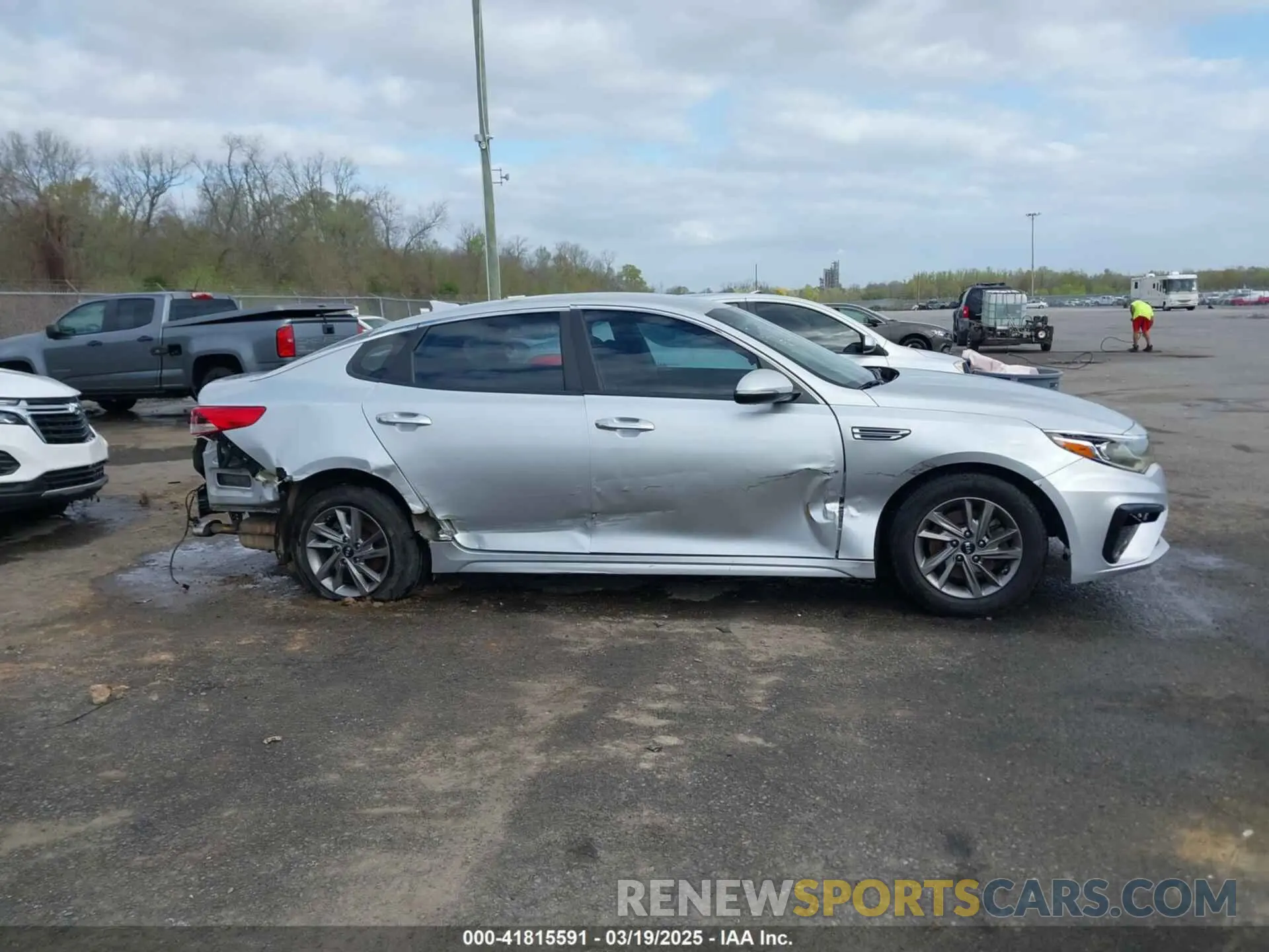 13 Photograph of a damaged car 5XXGT4L31LG380858 KIA OPTIMA 2020