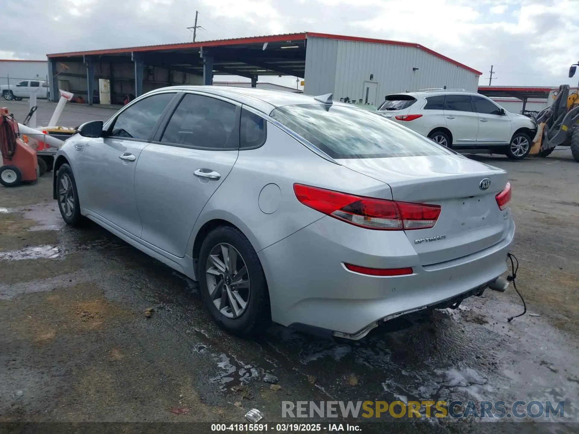 3 Photograph of a damaged car 5XXGT4L31LG380858 KIA OPTIMA 2020