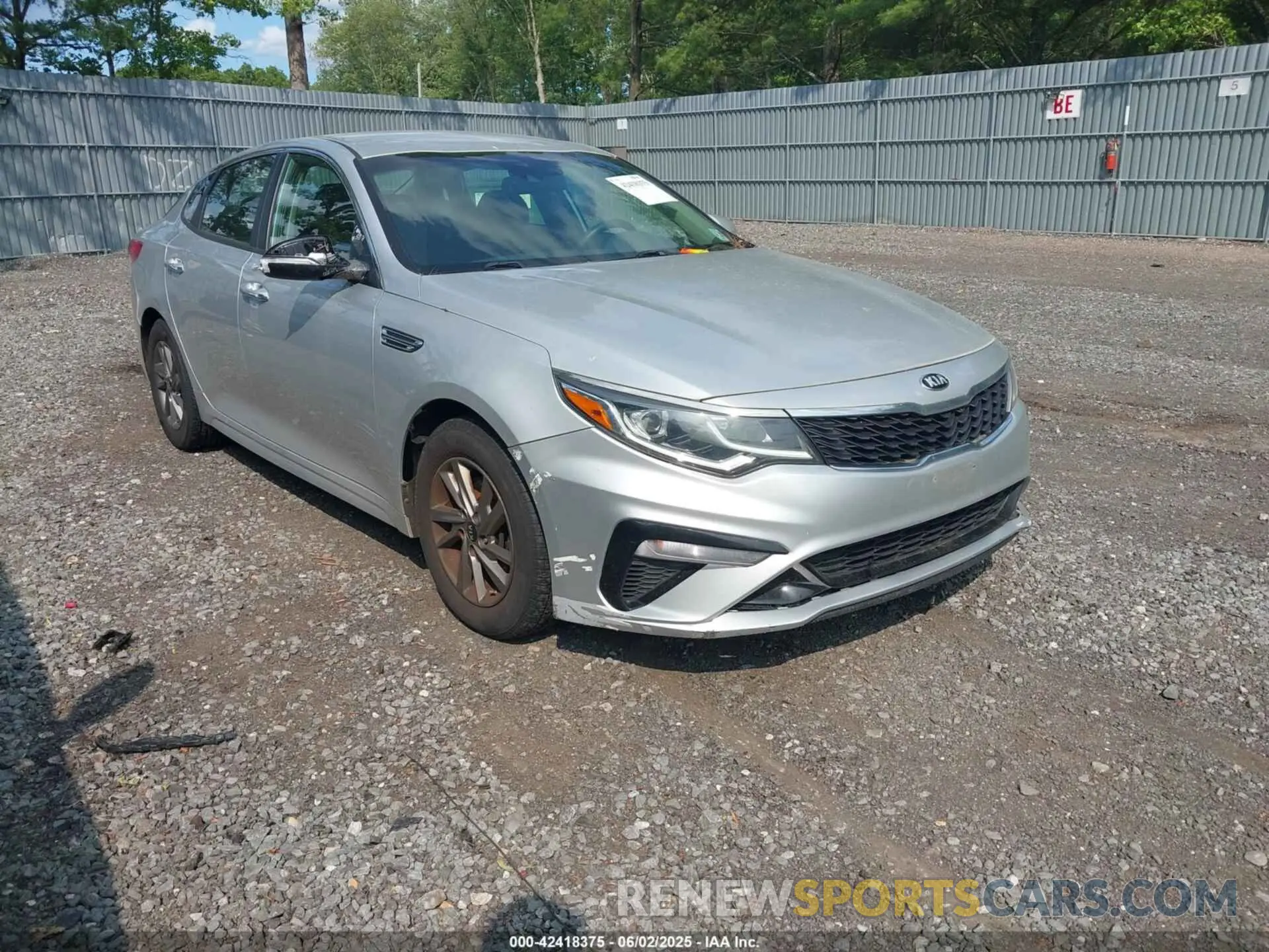 1 Photograph of a damaged car 5XXGT4L31LG381038 KIA OPTIMA 2020