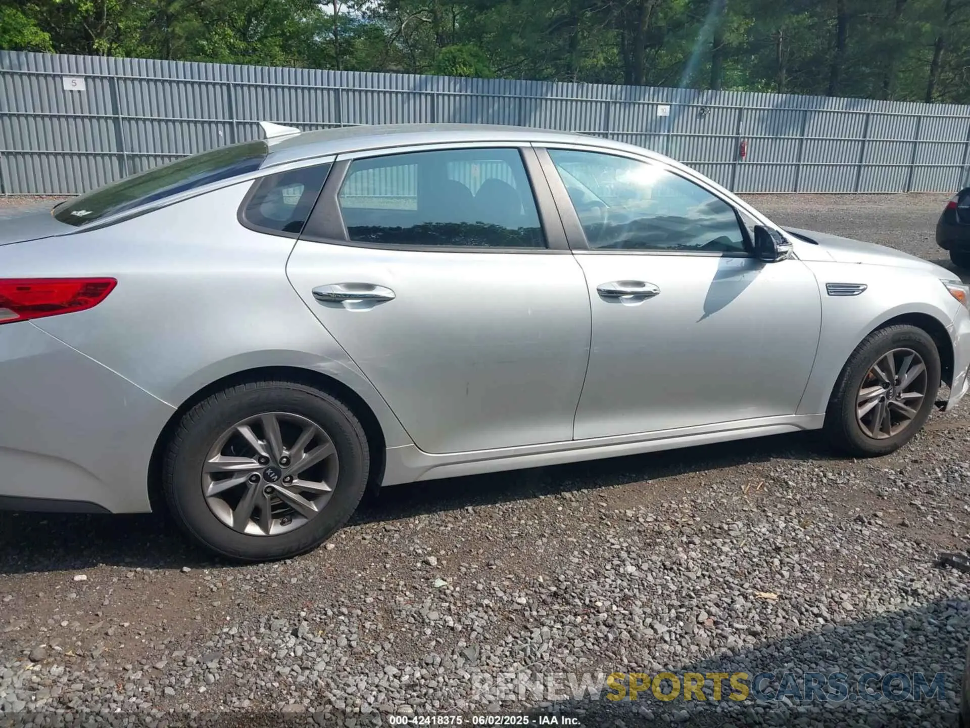 13 Photograph of a damaged car 5XXGT4L31LG381038 KIA OPTIMA 2020