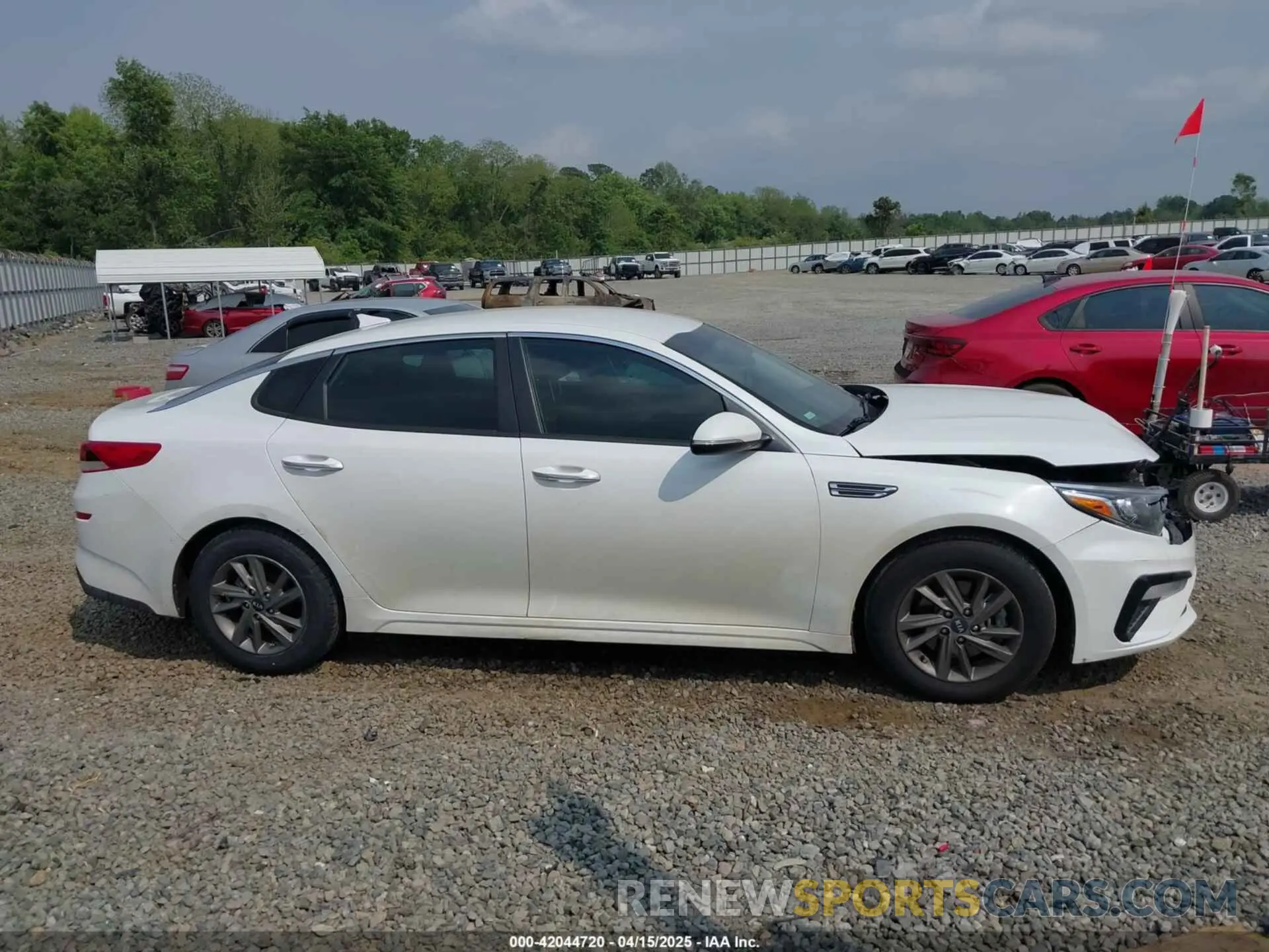 14 Photograph of a damaged car 5XXGT4L31LG381346 KIA OPTIMA 2020