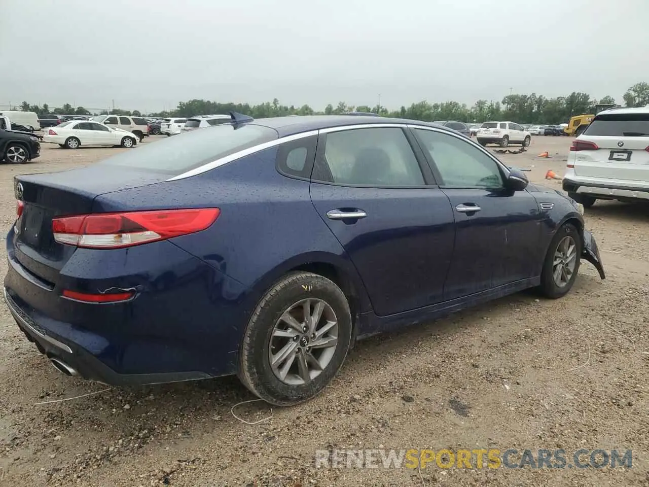 3 Photograph of a damaged car 5XXGT4L31LG384831 KIA OPTIMA 2020