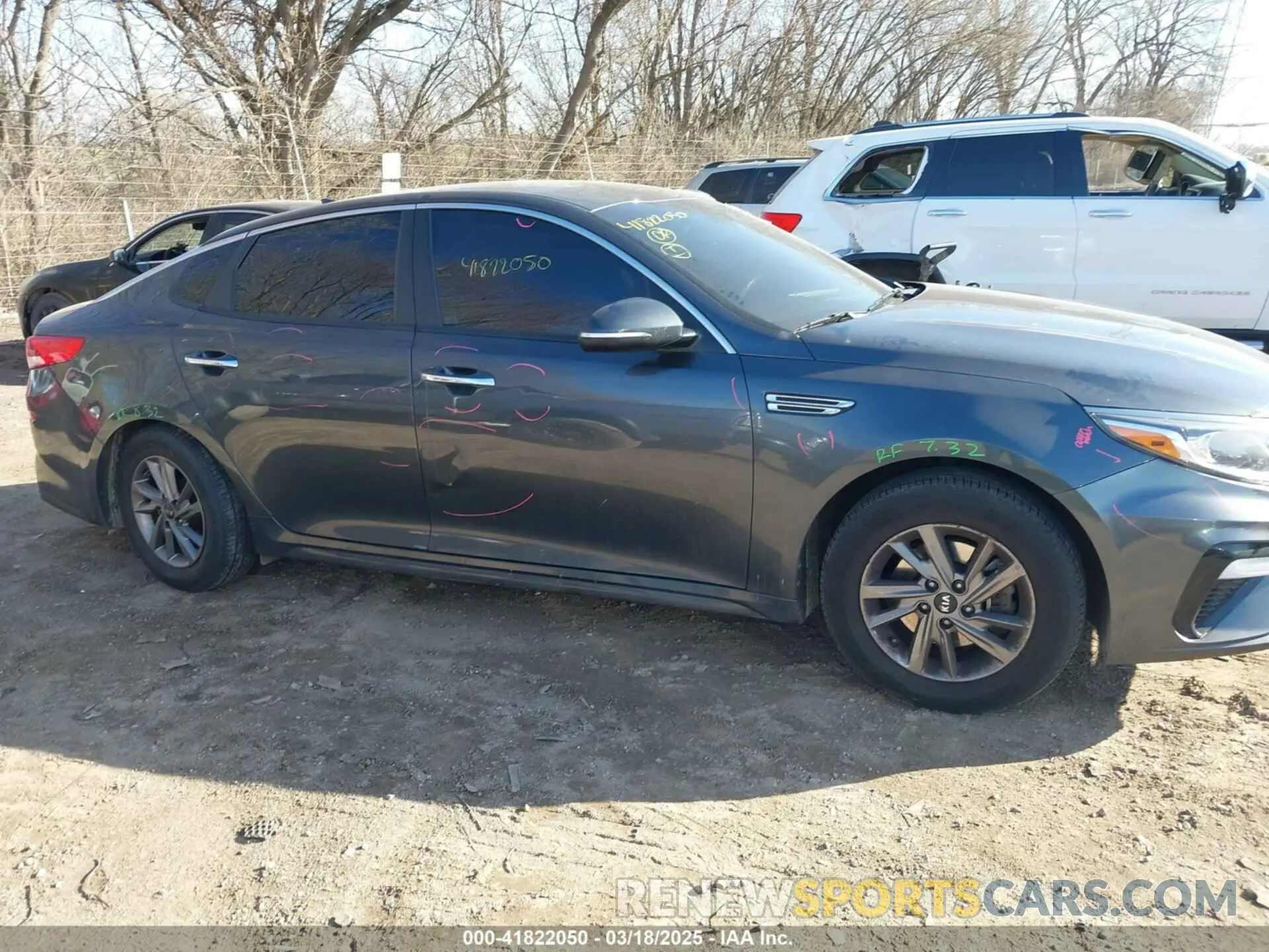 13 Photograph of a damaged car 5XXGT4L31LG384991 KIA OPTIMA 2020