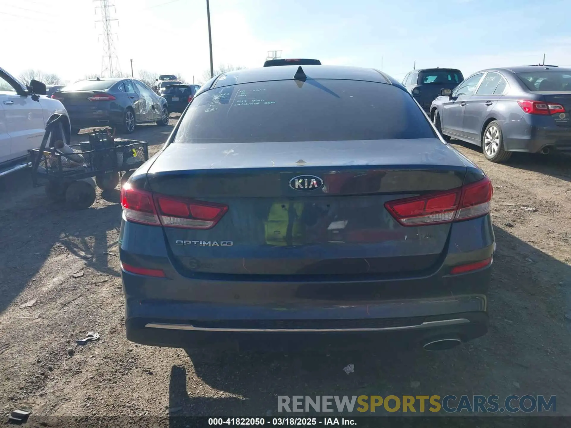 16 Photograph of a damaged car 5XXGT4L31LG384991 KIA OPTIMA 2020