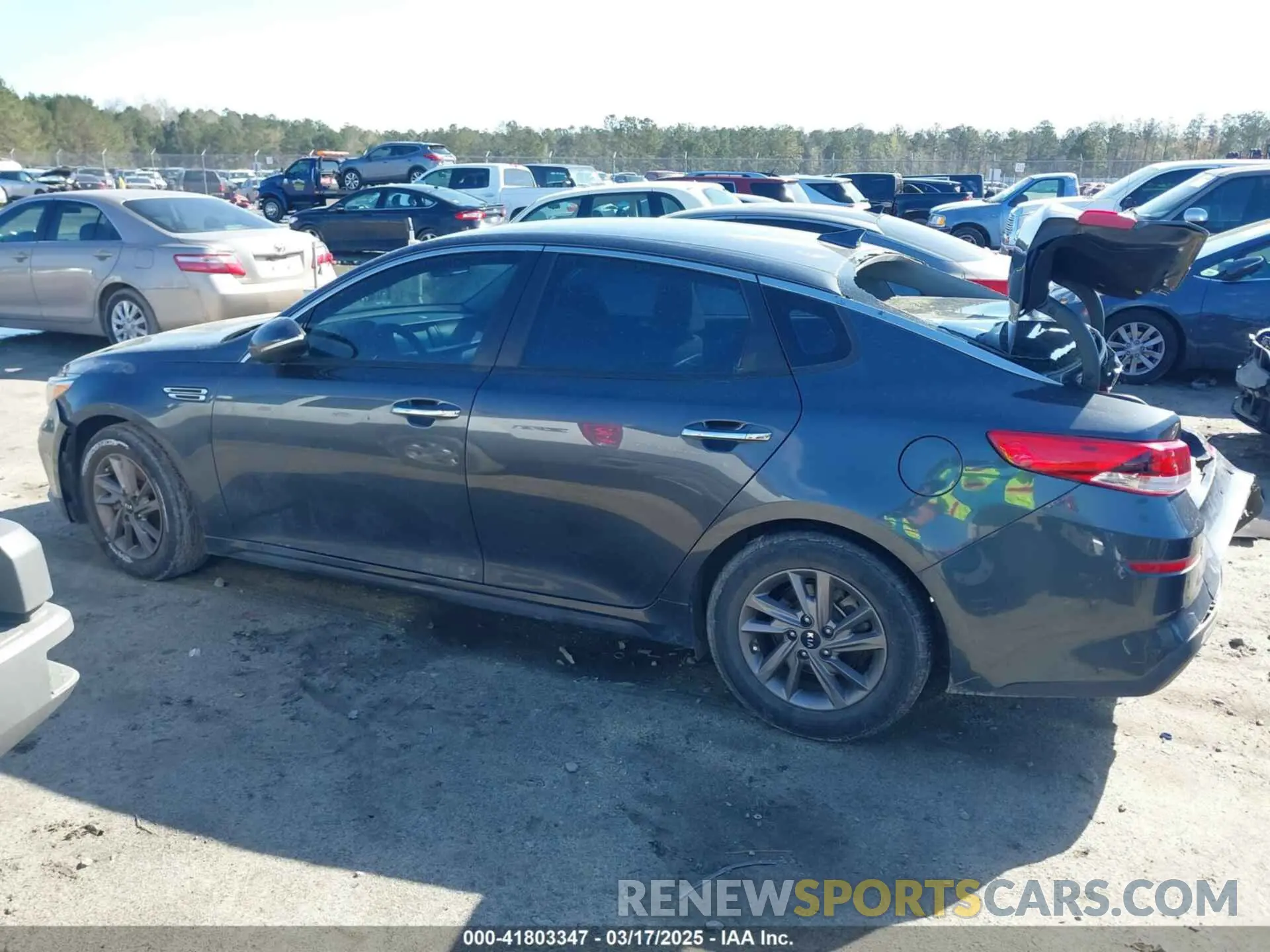 14 Photograph of a damaged car 5XXGT4L31LG385283 KIA OPTIMA 2020