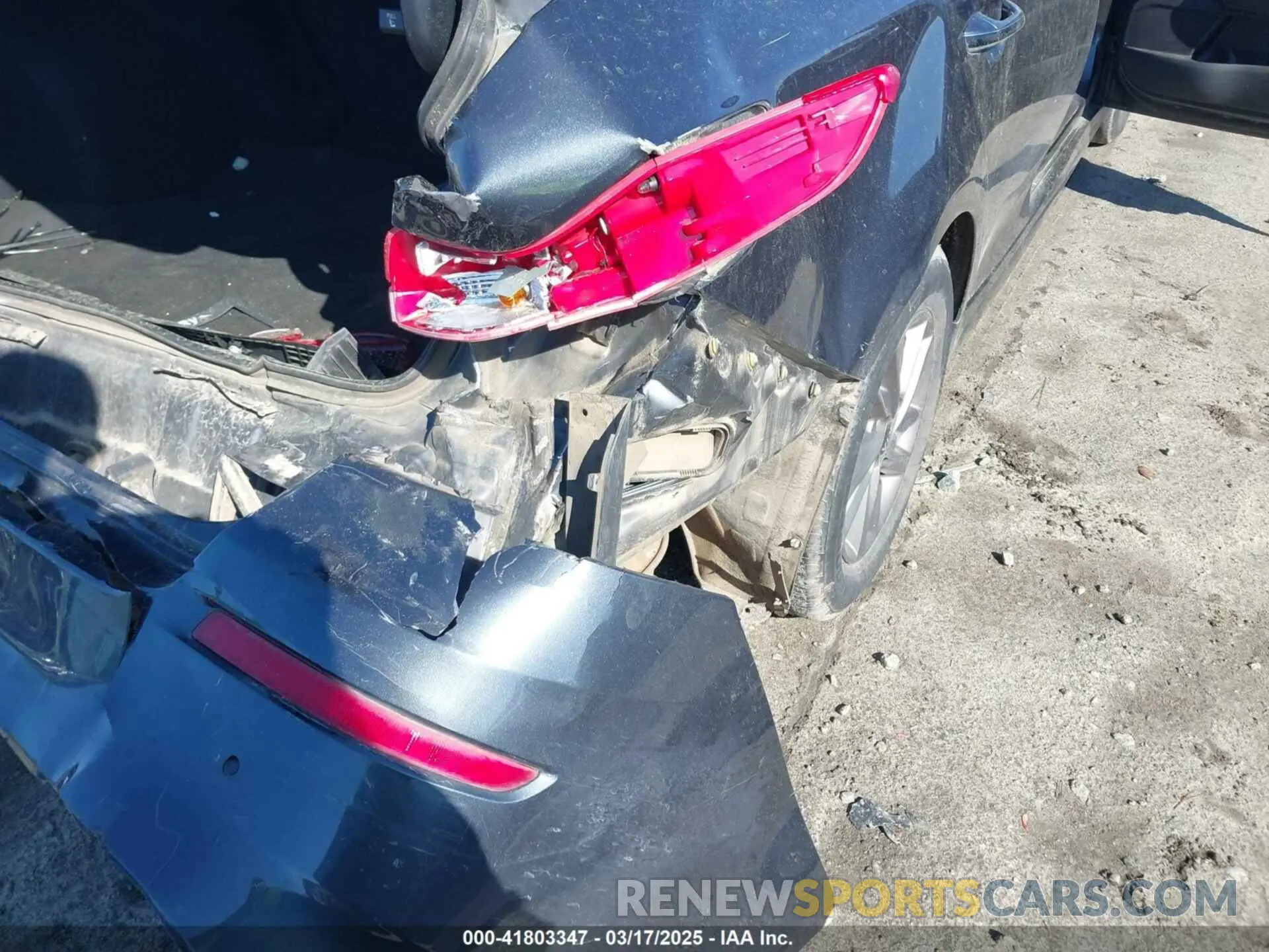 6 Photograph of a damaged car 5XXGT4L31LG385283 KIA OPTIMA 2020