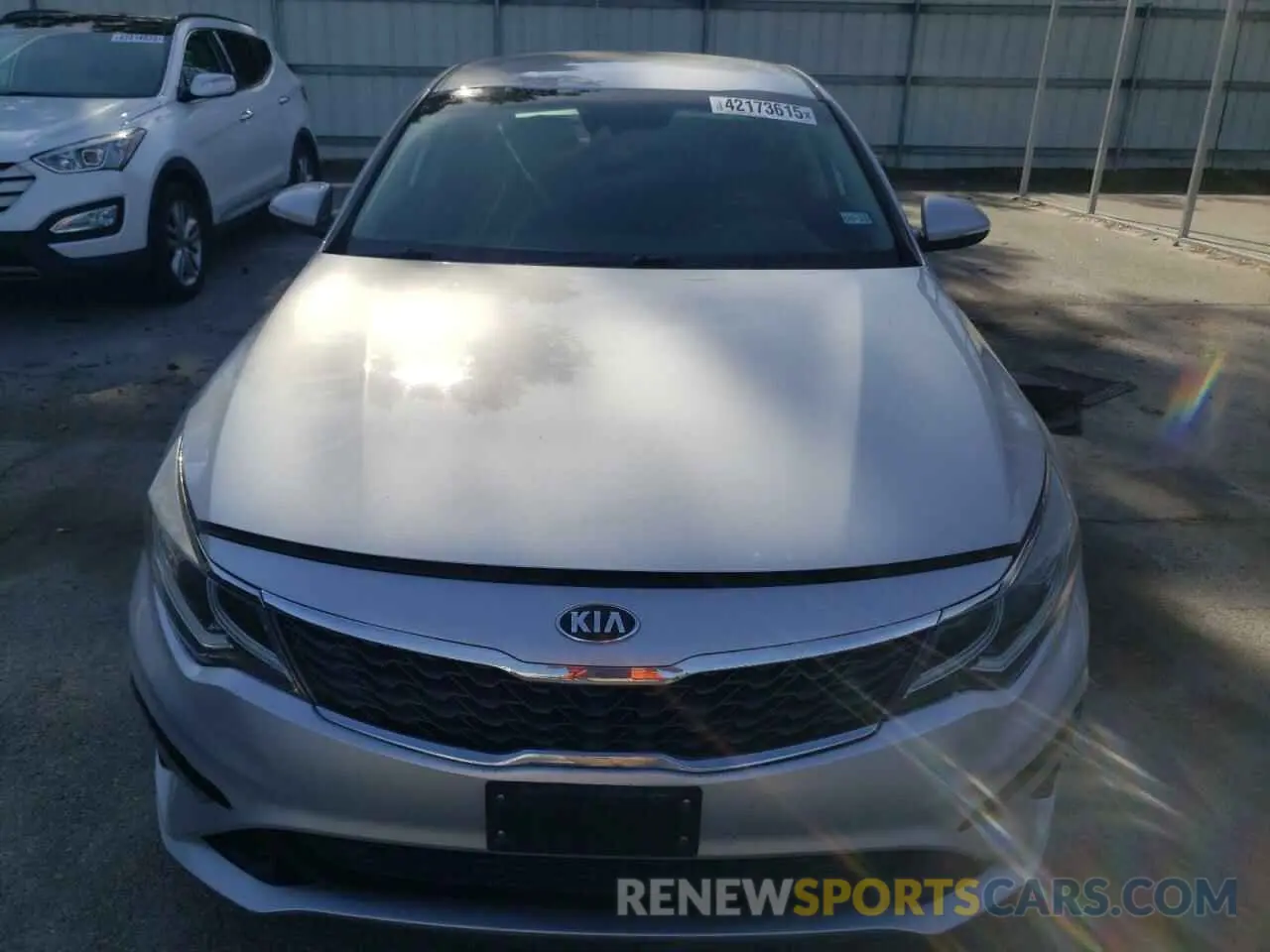 5 Photograph of a damaged car 5XXGT4L31LG386692 KIA OPTIMA 2020