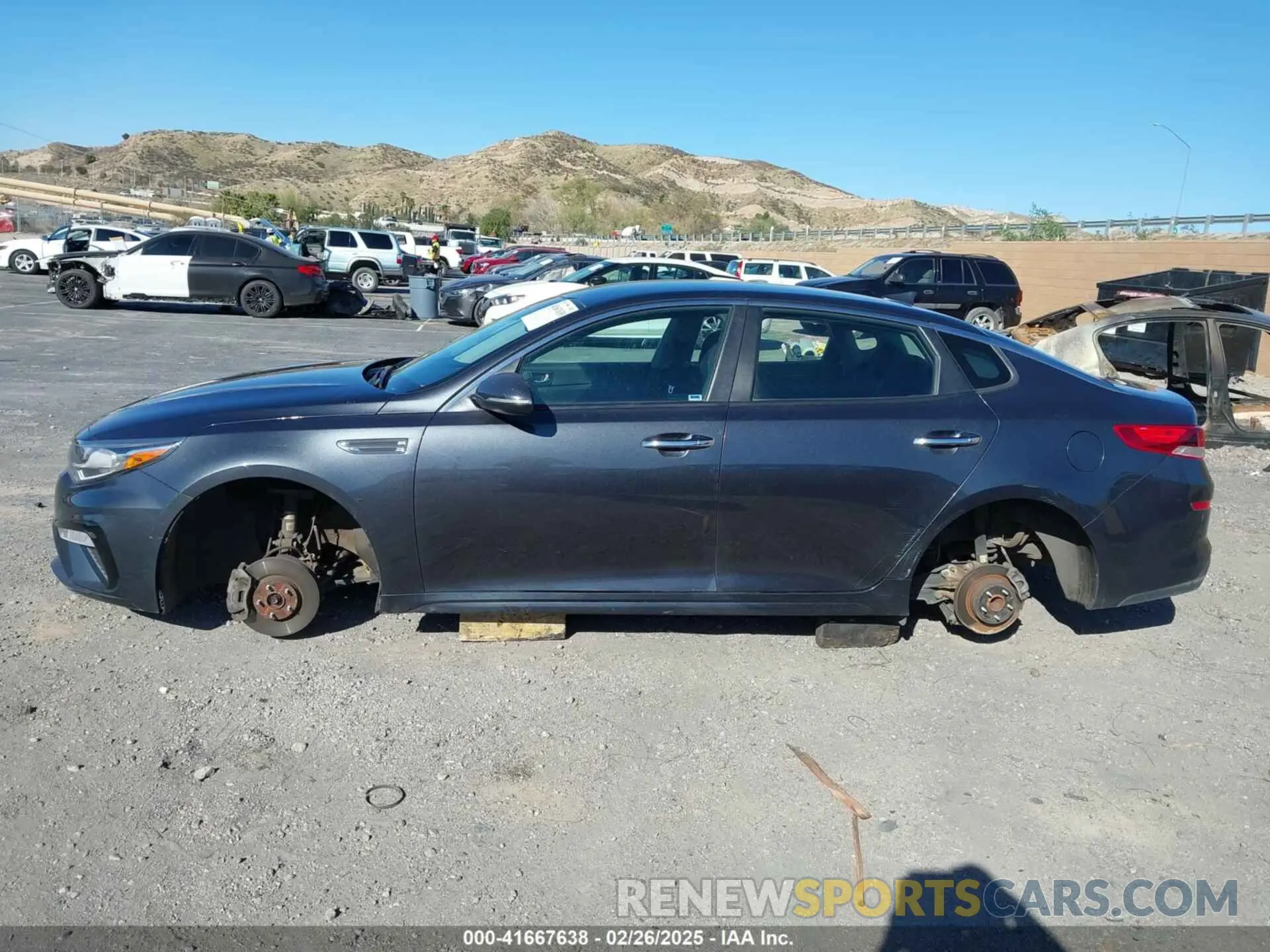13 Photograph of a damaged car 5XXGT4L31LG392993 KIA OPTIMA 2020