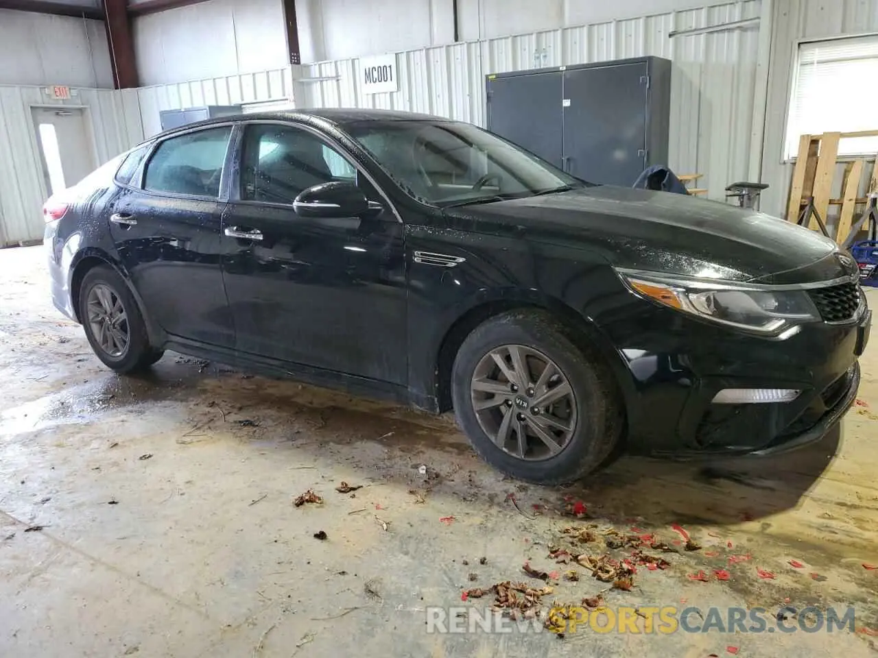 4 Photograph of a damaged car 5XXGT4L31LG398745 KIA OPTIMA 2020