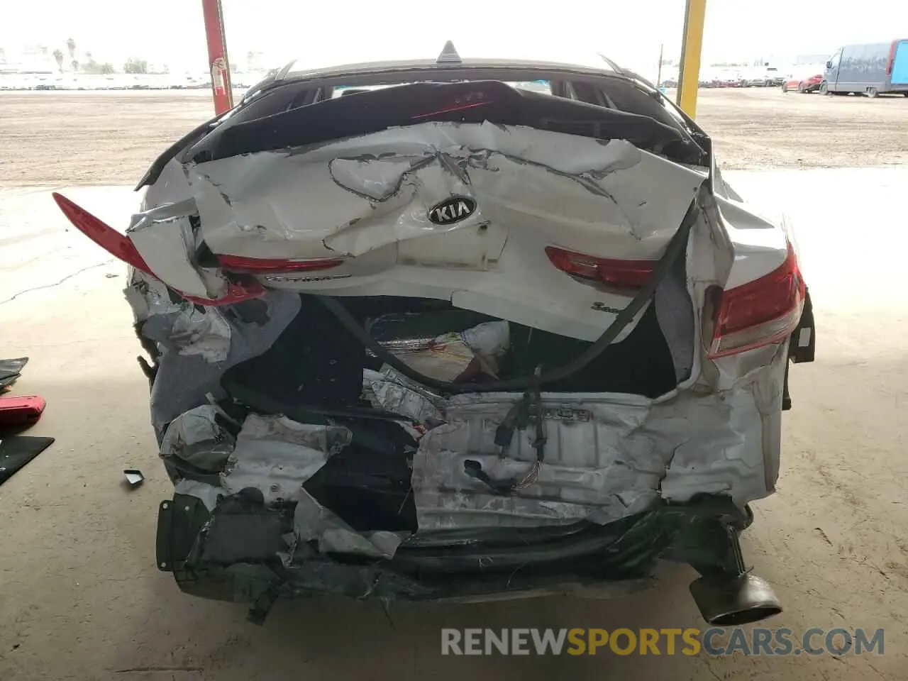 6 Photograph of a damaged car 5XXGT4L31LG398762 KIA OPTIMA 2020