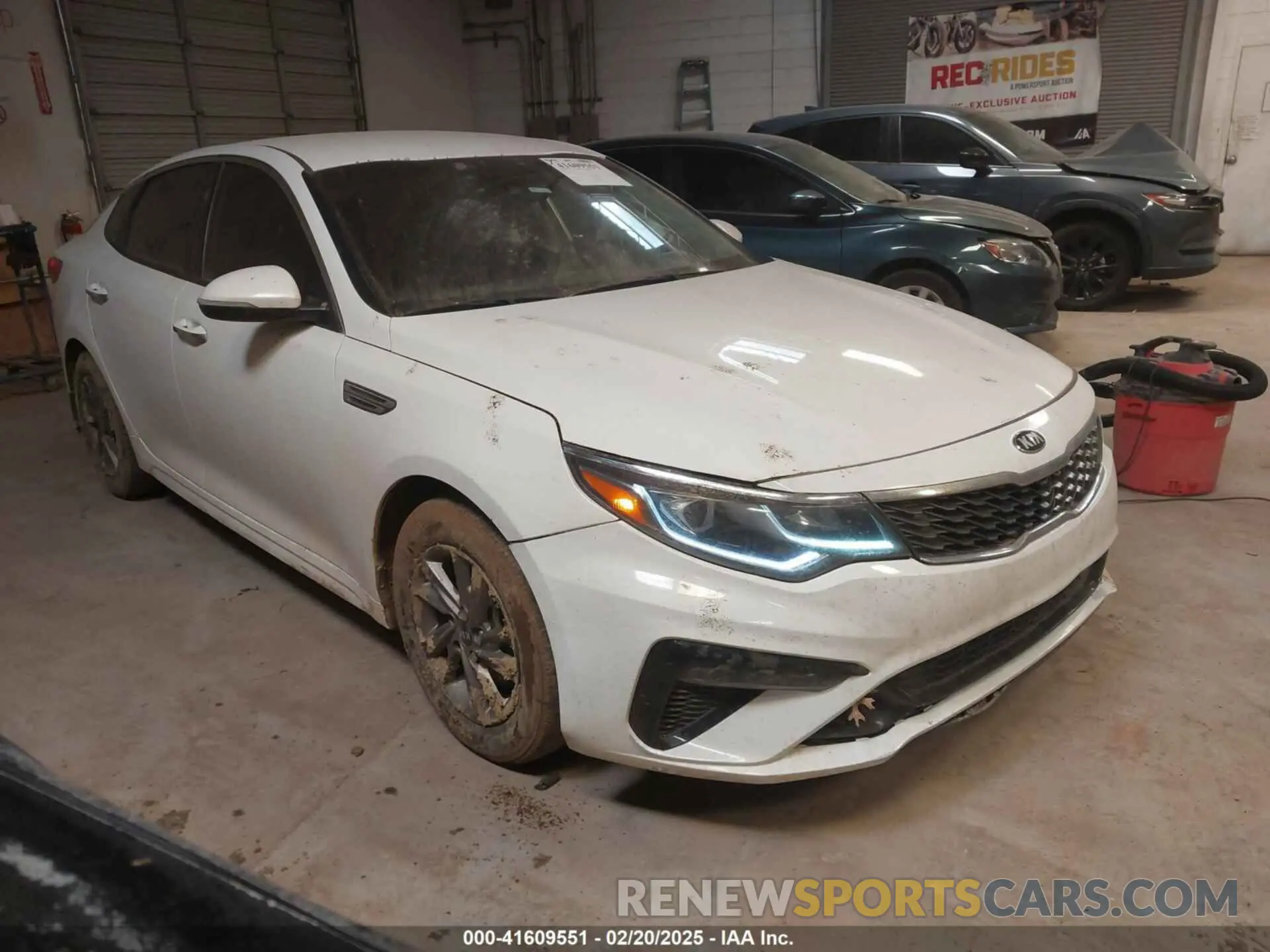 1 Photograph of a damaged car 5XXGT4L31LG399796 KIA OPTIMA 2020