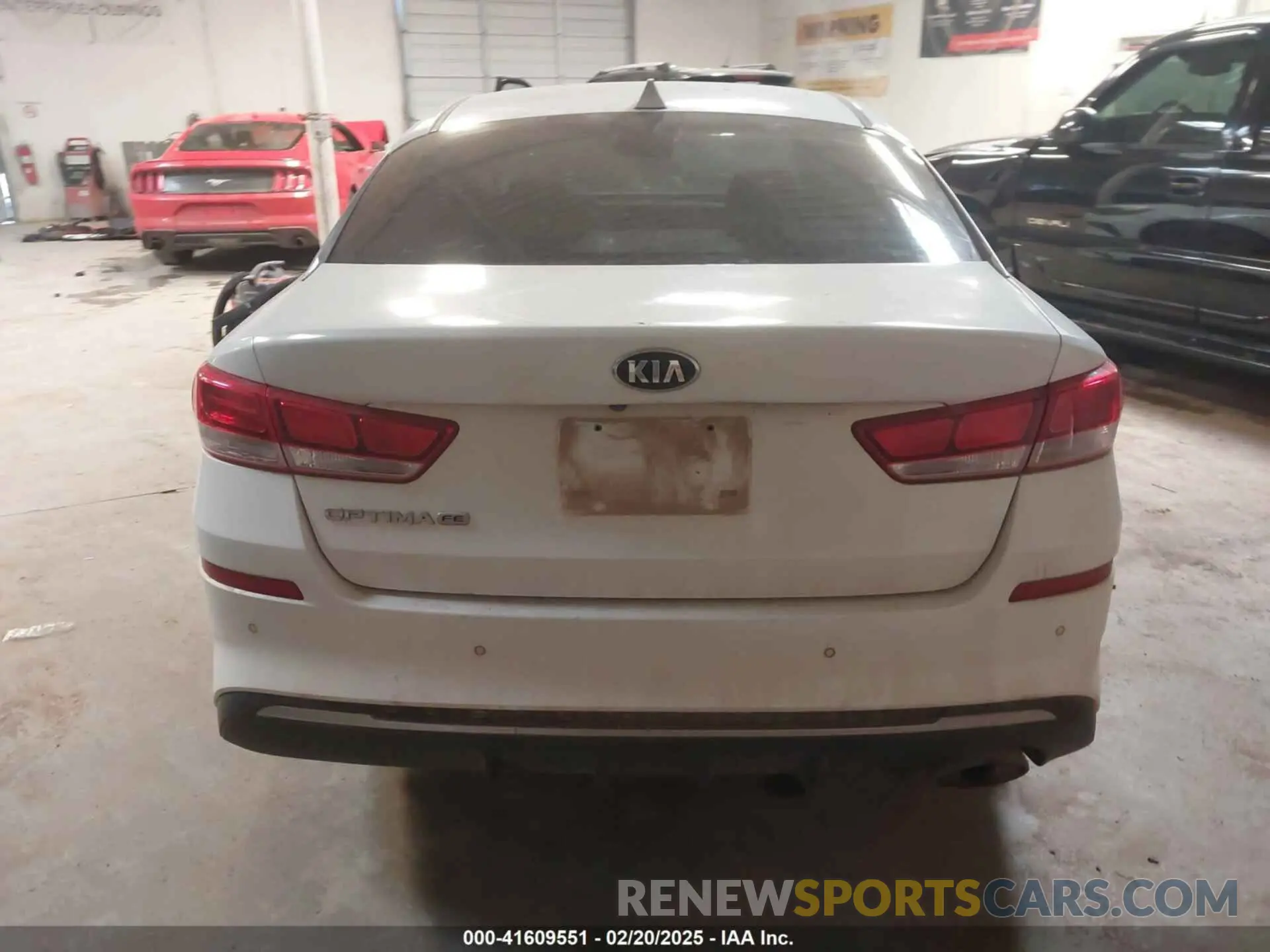 16 Photograph of a damaged car 5XXGT4L31LG399796 KIA OPTIMA 2020