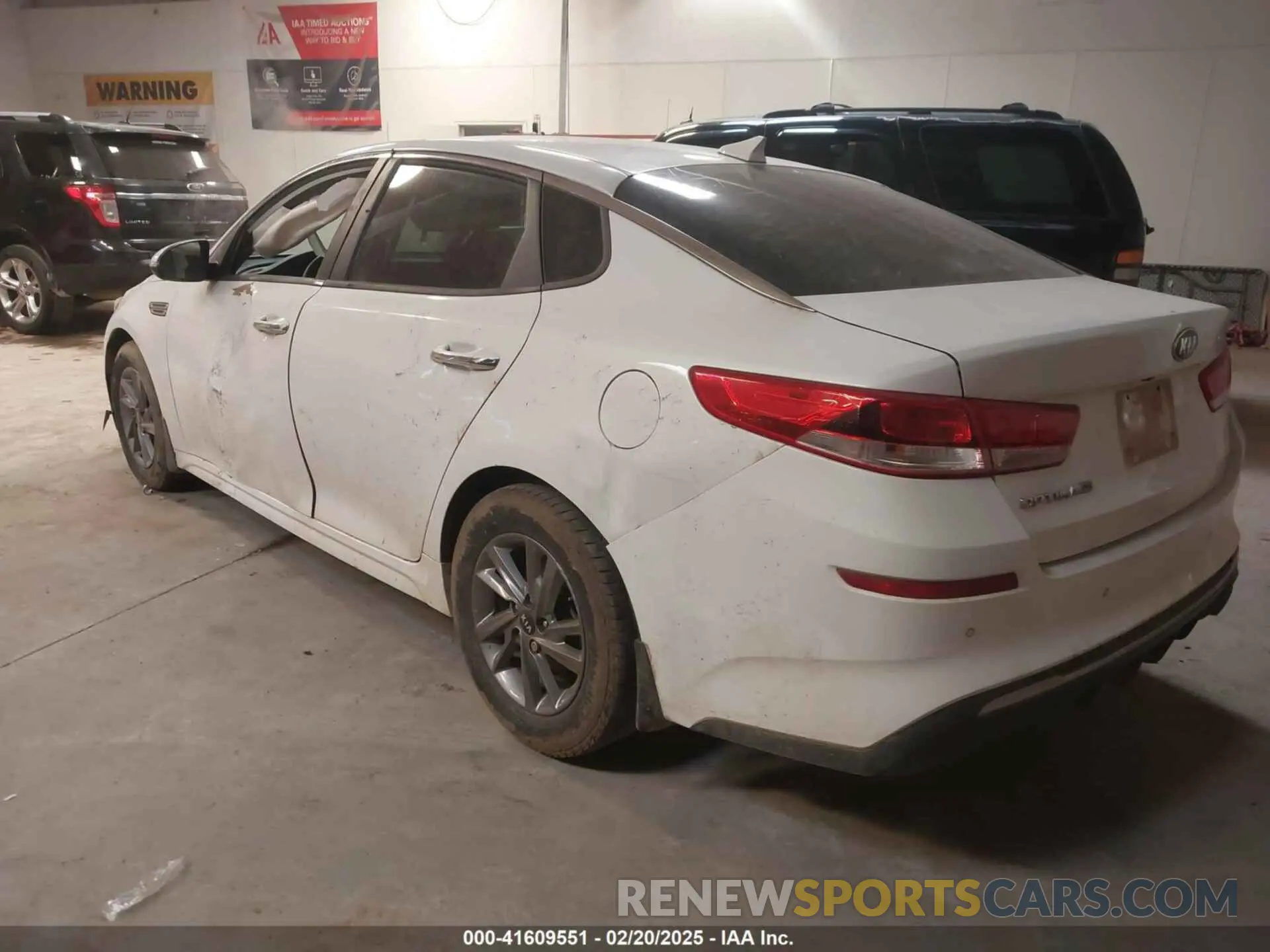 3 Photograph of a damaged car 5XXGT4L31LG399796 KIA OPTIMA 2020