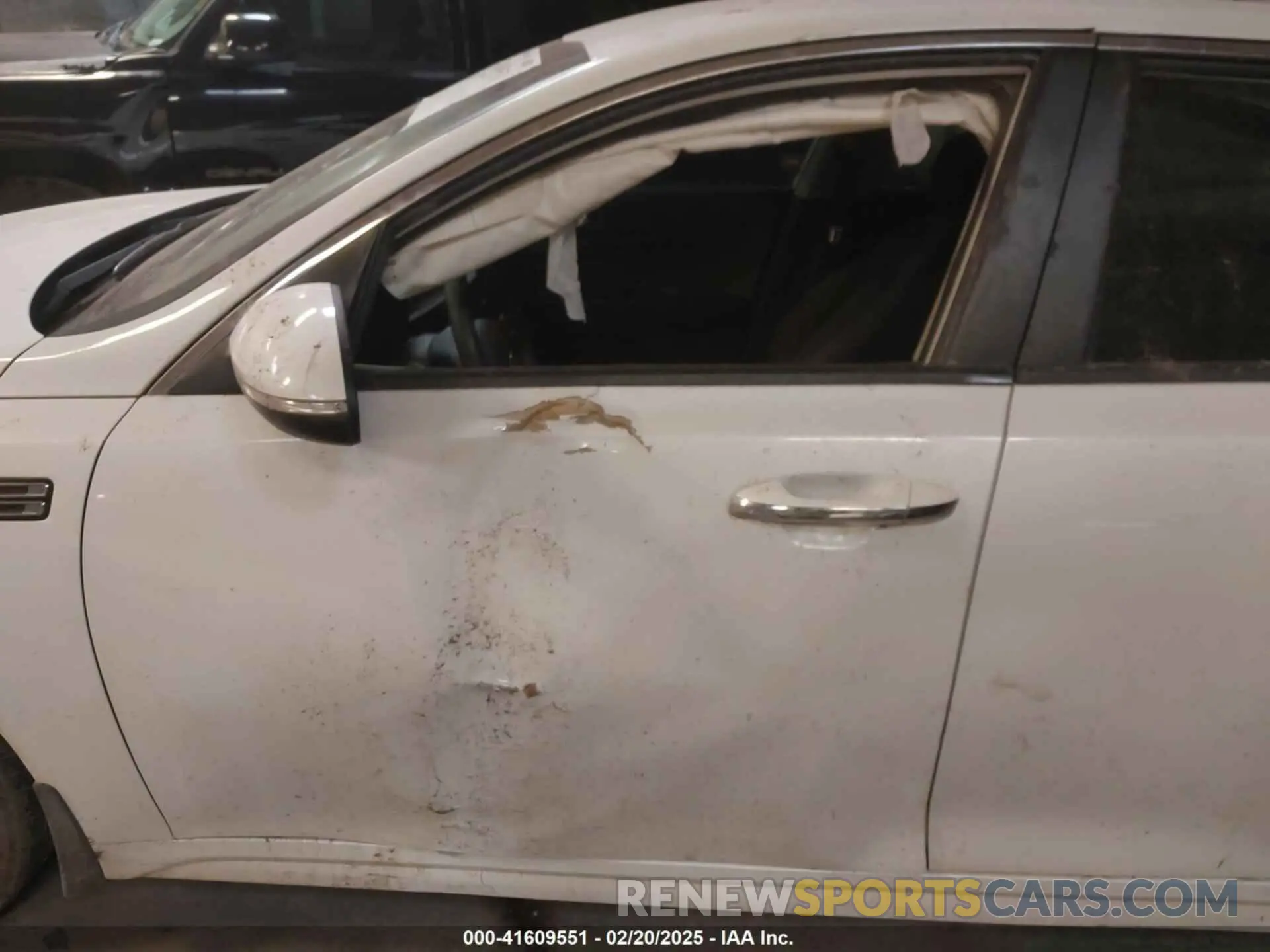 6 Photograph of a damaged car 5XXGT4L31LG399796 KIA OPTIMA 2020
