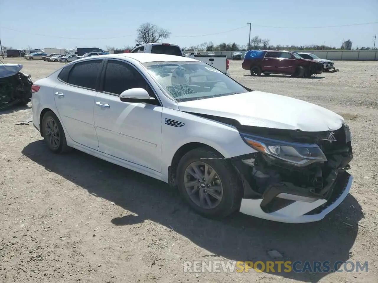 4 Photograph of a damaged car 5XXGT4L31LG399863 KIA OPTIMA 2020
