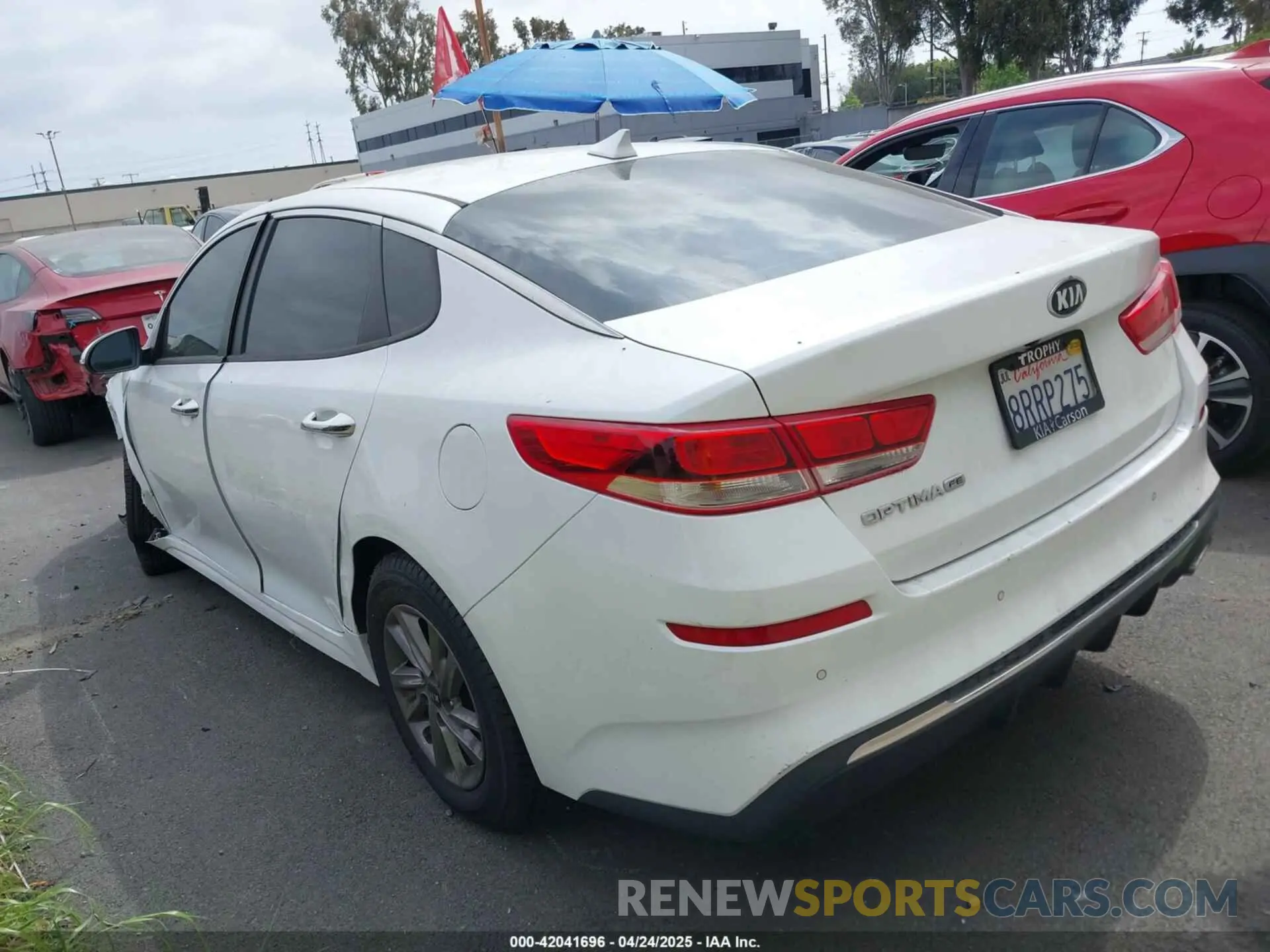3 Photograph of a damaged car 5XXGT4L31LG415303 KIA OPTIMA 2020