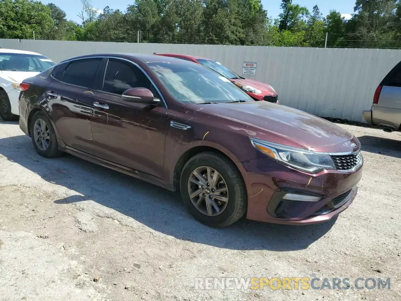 4 Photograph of a damaged car 5XXGT4L31LG426642 KIA OPTIMA 2020