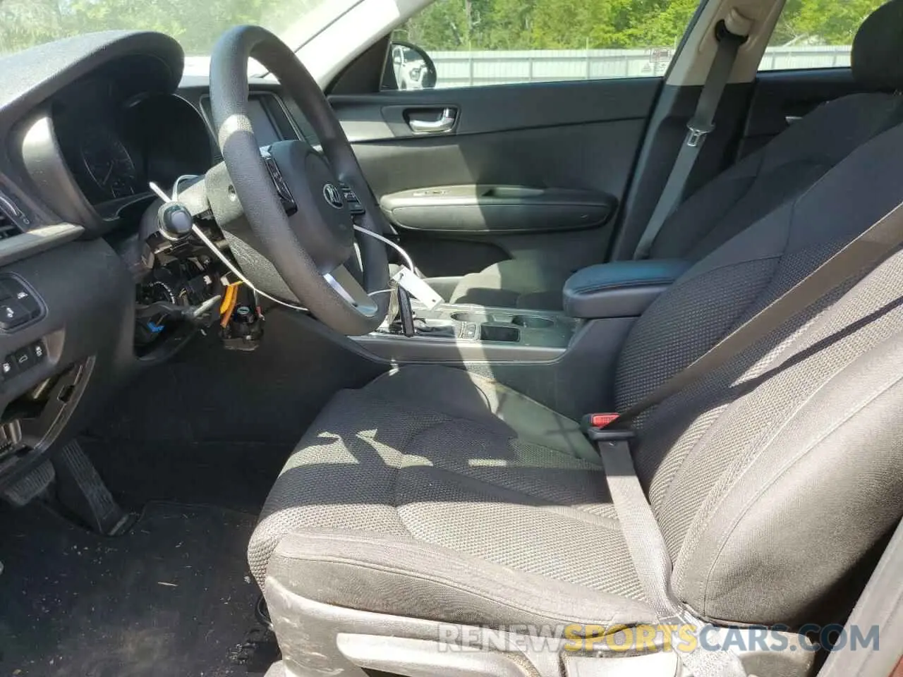 7 Photograph of a damaged car 5XXGT4L31LG426642 KIA OPTIMA 2020