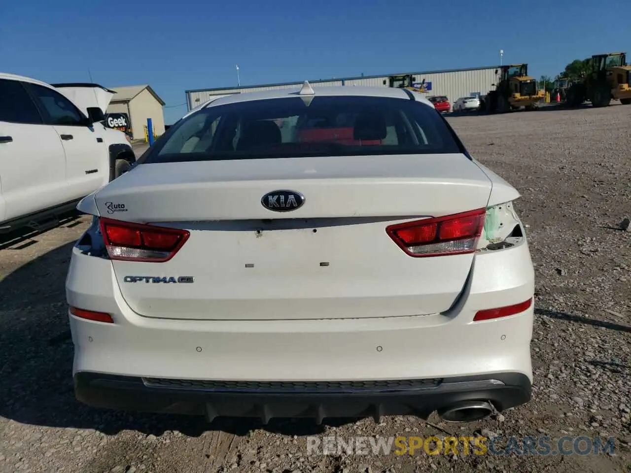 6 Photograph of a damaged car 5XXGT4L31LG427953 KIA OPTIMA 2020