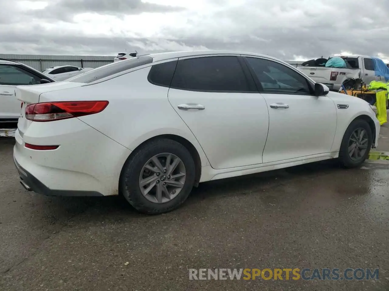 3 Photograph of a damaged car 5XXGT4L31LG431887 KIA OPTIMA 2020
