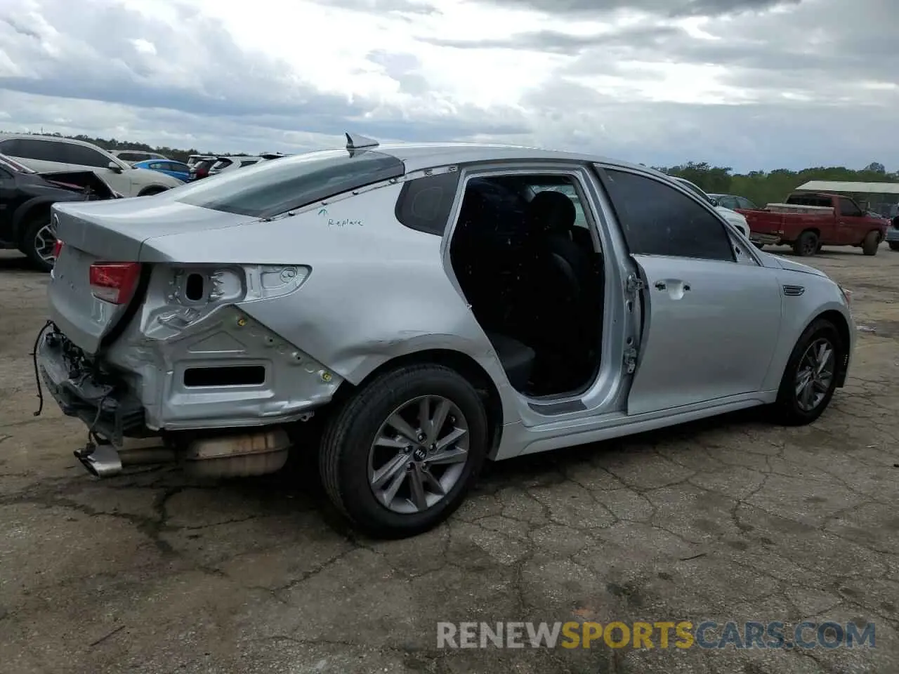 3 Photograph of a damaged car 5XXGT4L31LG437415 KIA OPTIMA 2020