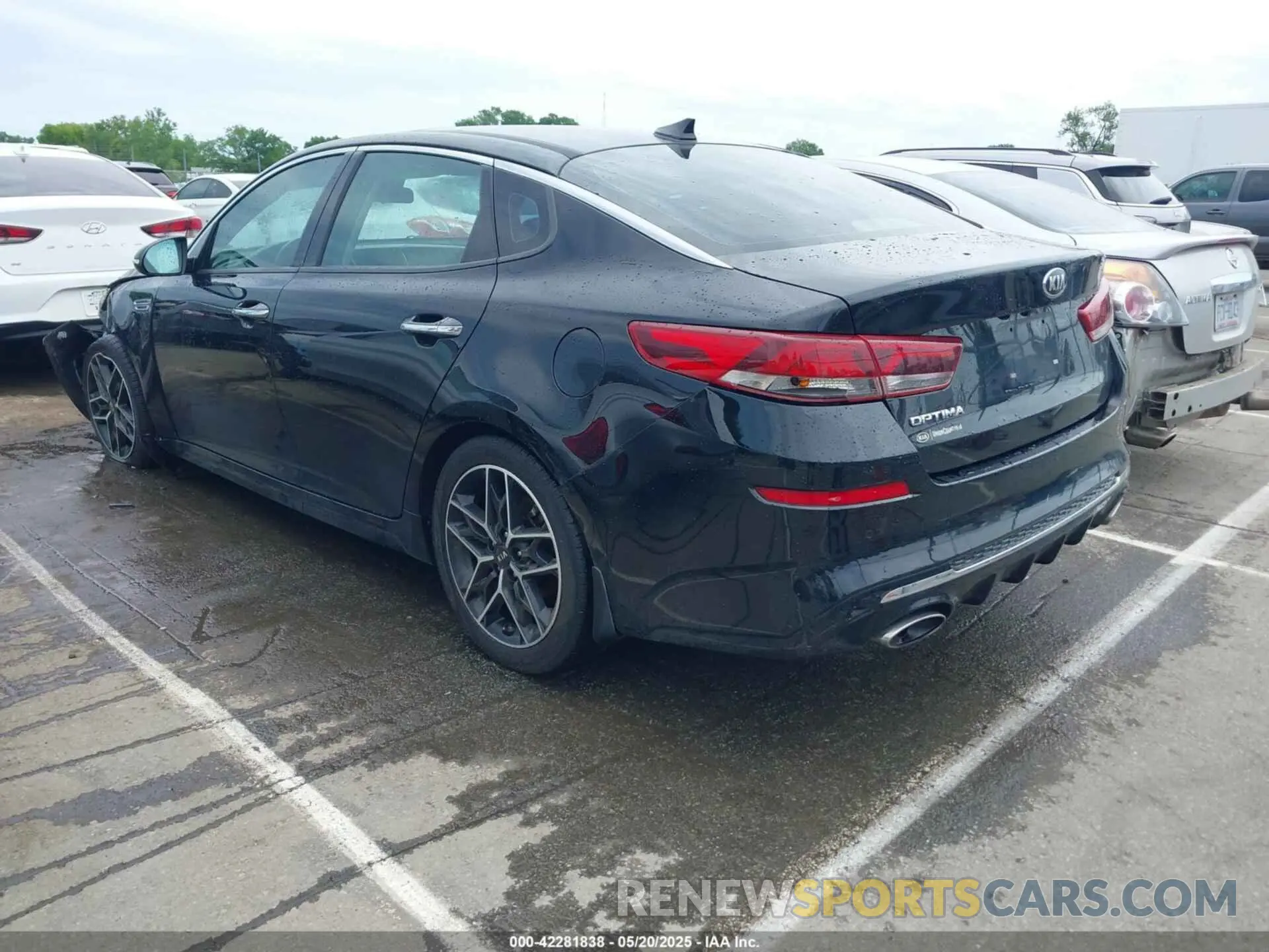 3 Photograph of a damaged car 5XXGT4L31LG441173 KIA OPTIMA 2020