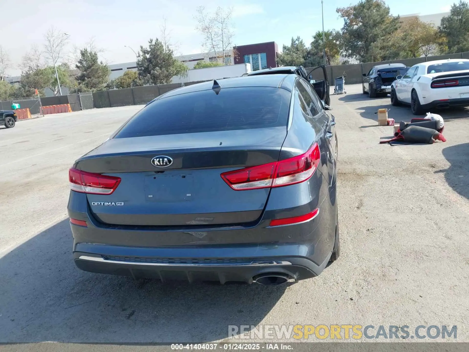 17 Photograph of a damaged car 5XXGT4L31LG447331 KIA OPTIMA 2020
