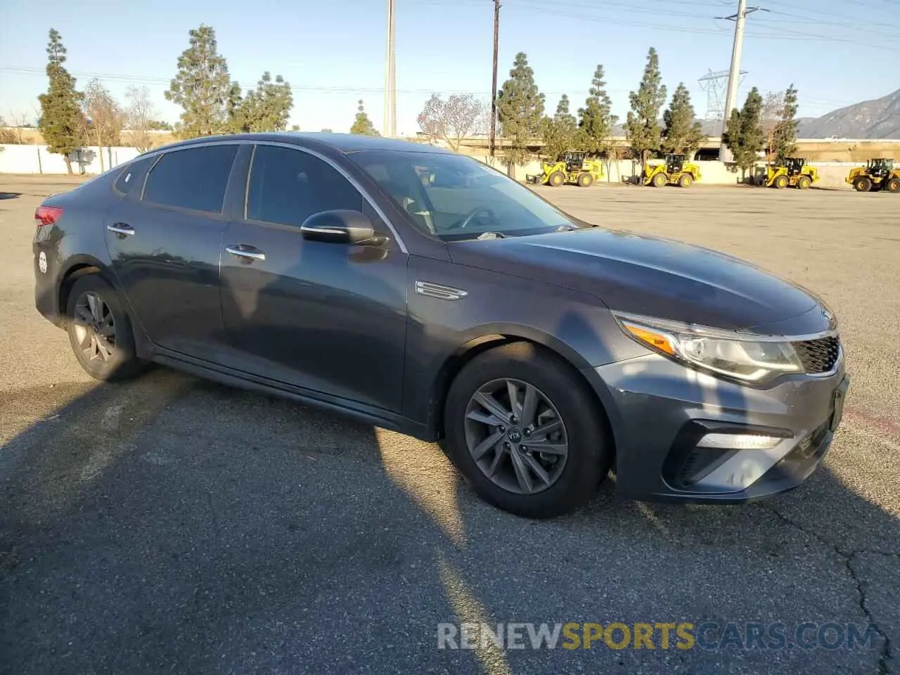 4 Photograph of a damaged car 5XXGT4L32LG388208 KIA OPTIMA 2020