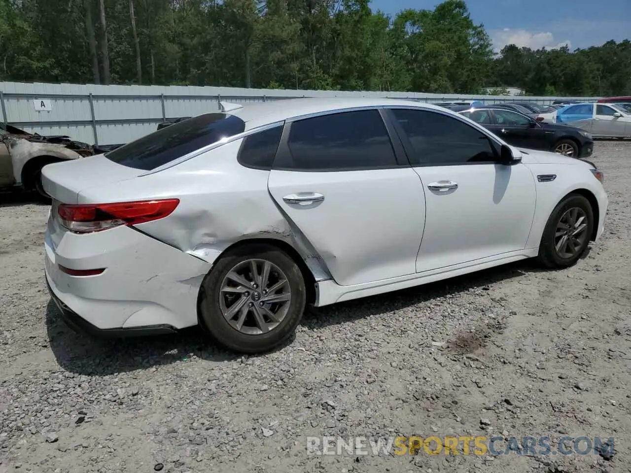 3 Photograph of a damaged car 5XXGT4L32LG396454 KIA OPTIMA 2020
