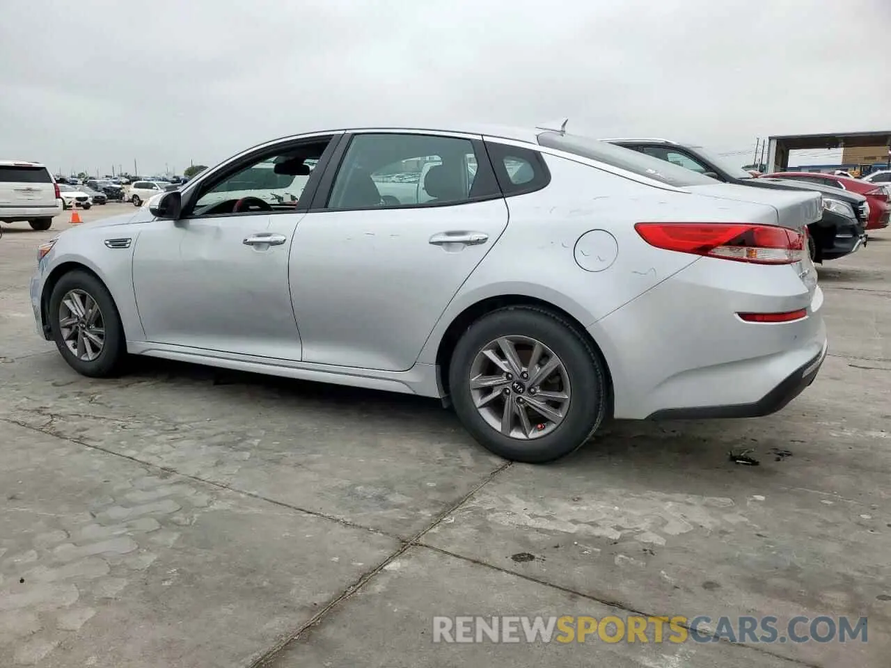 2 Photograph of a damaged car 5XXGT4L32LG413348 KIA OPTIMA 2020