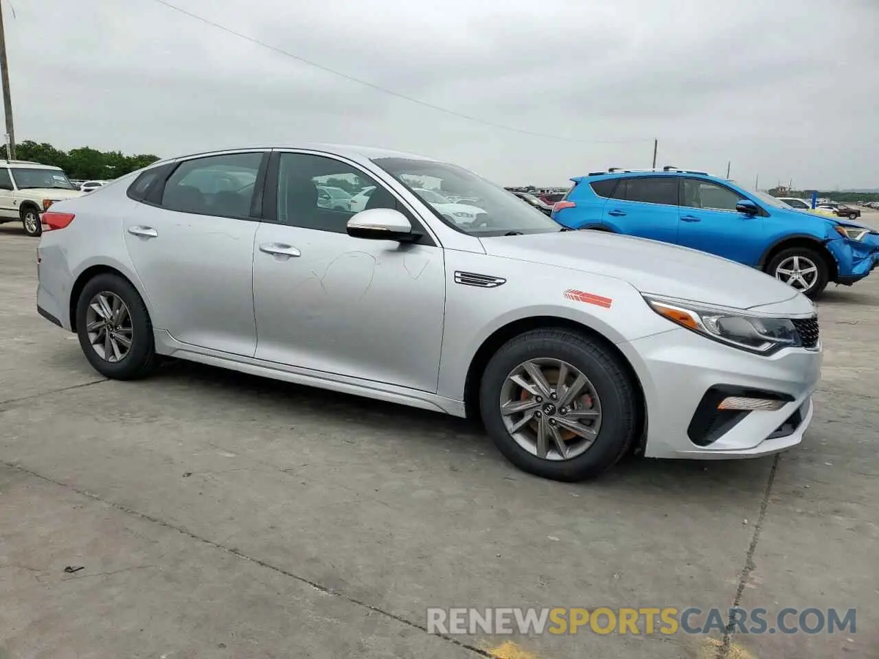 4 Photograph of a damaged car 5XXGT4L32LG413348 KIA OPTIMA 2020