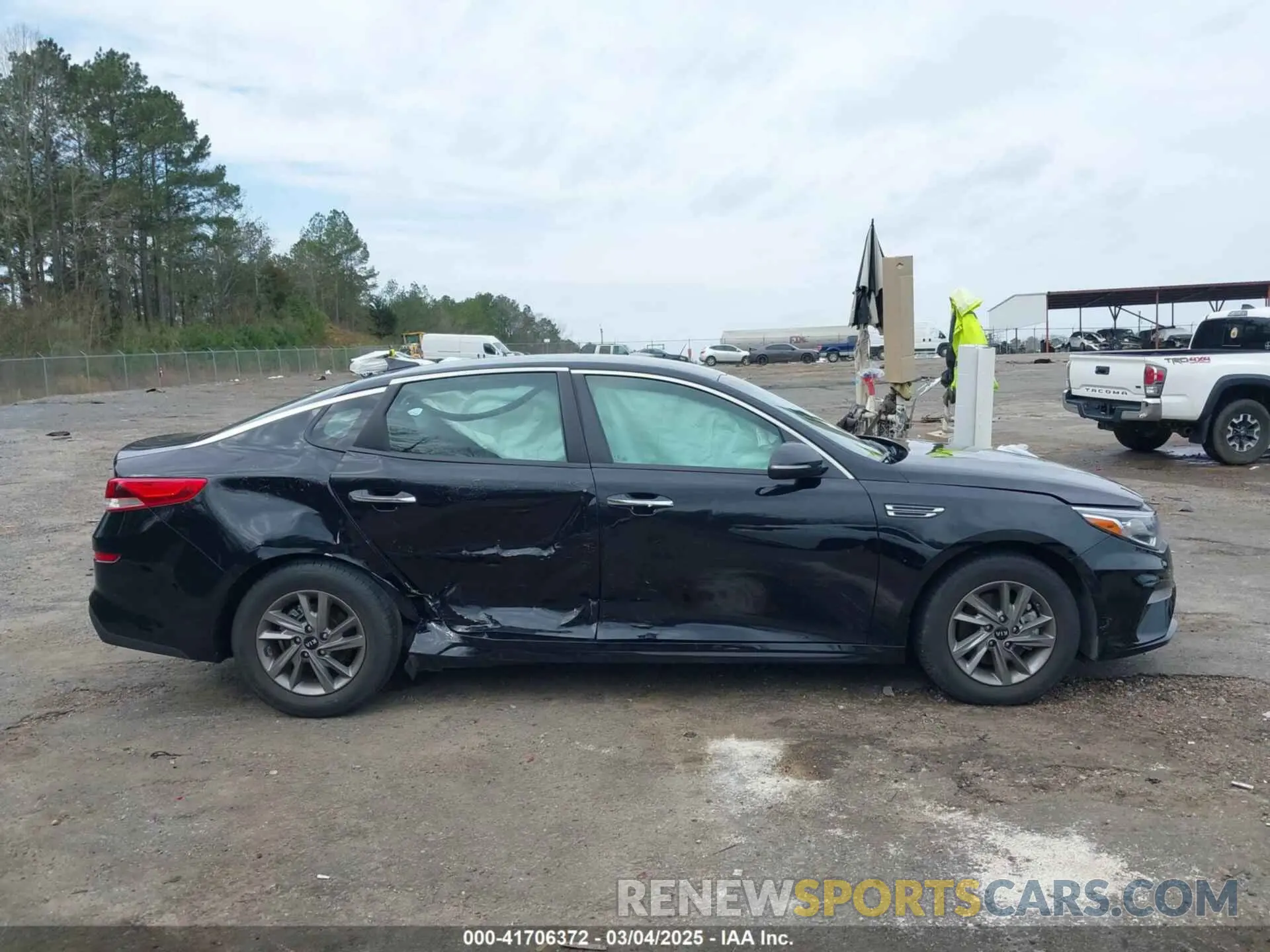 13 Photograph of a damaged car 5XXGT4L32LG415746 KIA OPTIMA 2020