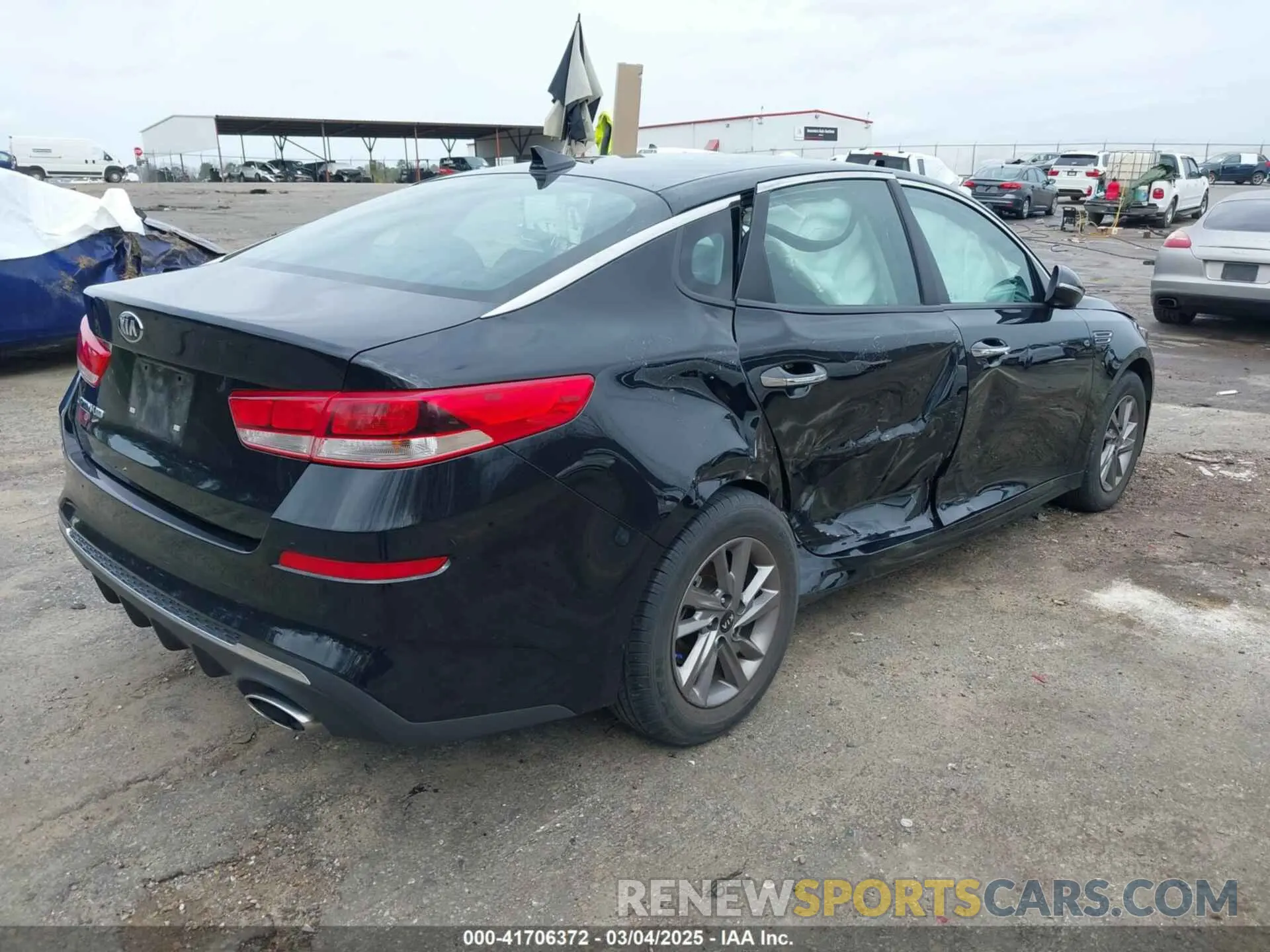 4 Photograph of a damaged car 5XXGT4L32LG415746 KIA OPTIMA 2020