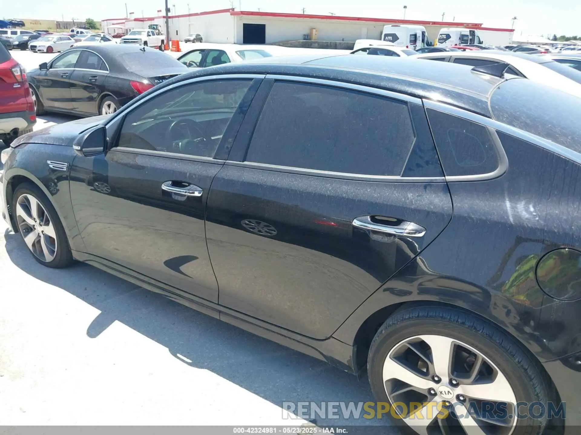 13 Photograph of a damaged car 5XXGT4L32LG417934 KIA OPTIMA 2020