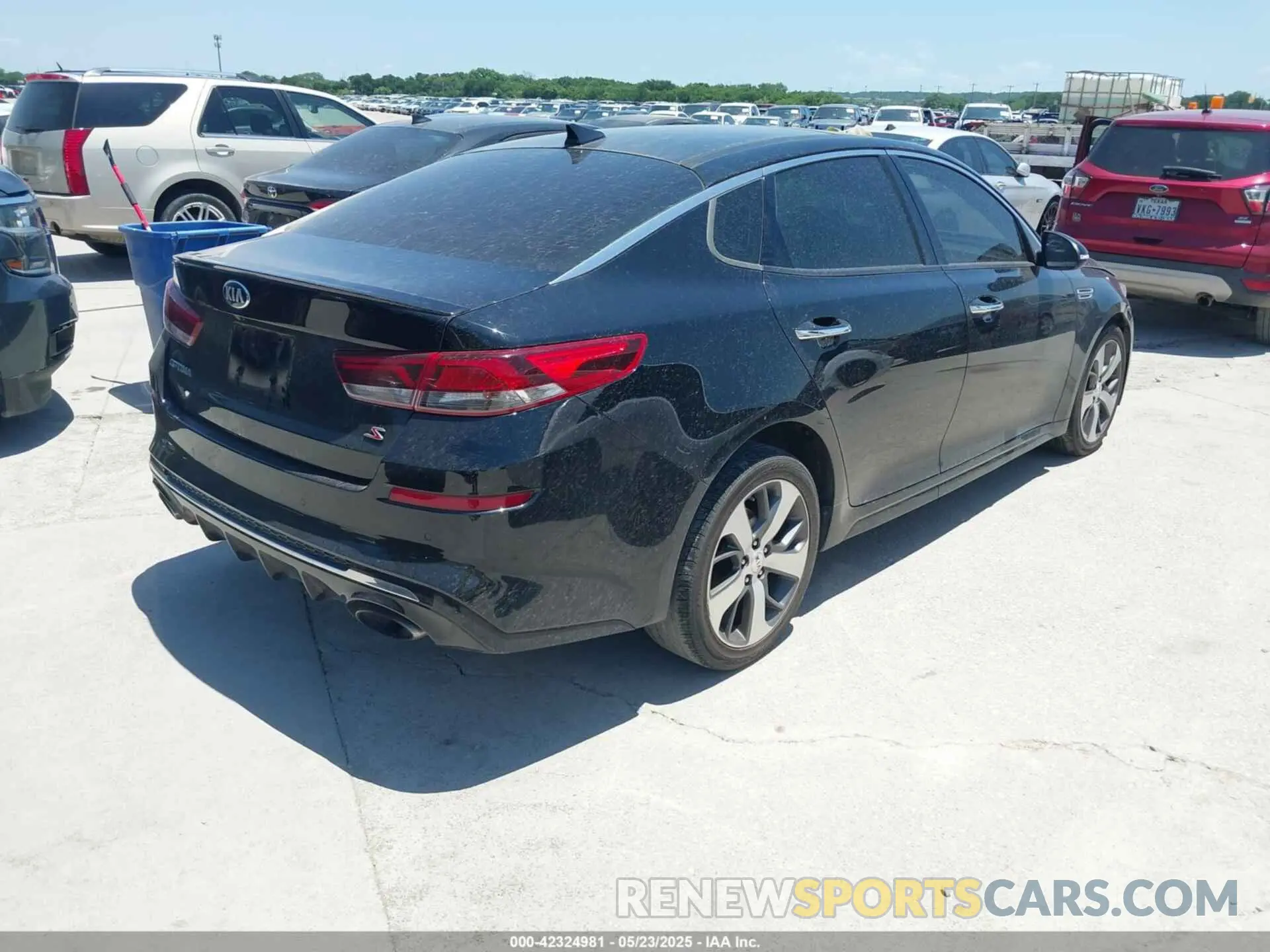4 Photograph of a damaged car 5XXGT4L32LG417934 KIA OPTIMA 2020