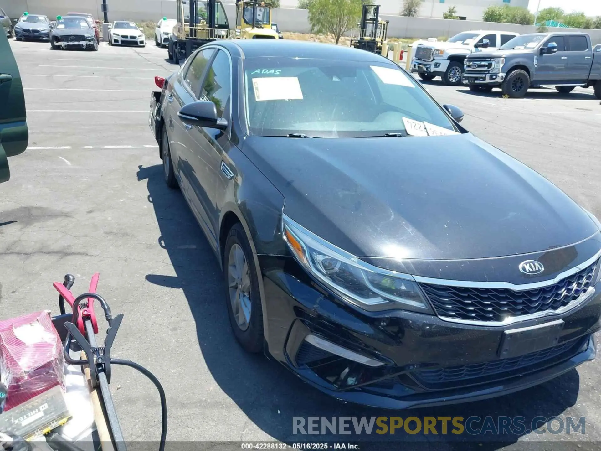 1 Photograph of a damaged car 5XXGT4L32LG420025 KIA OPTIMA 2020