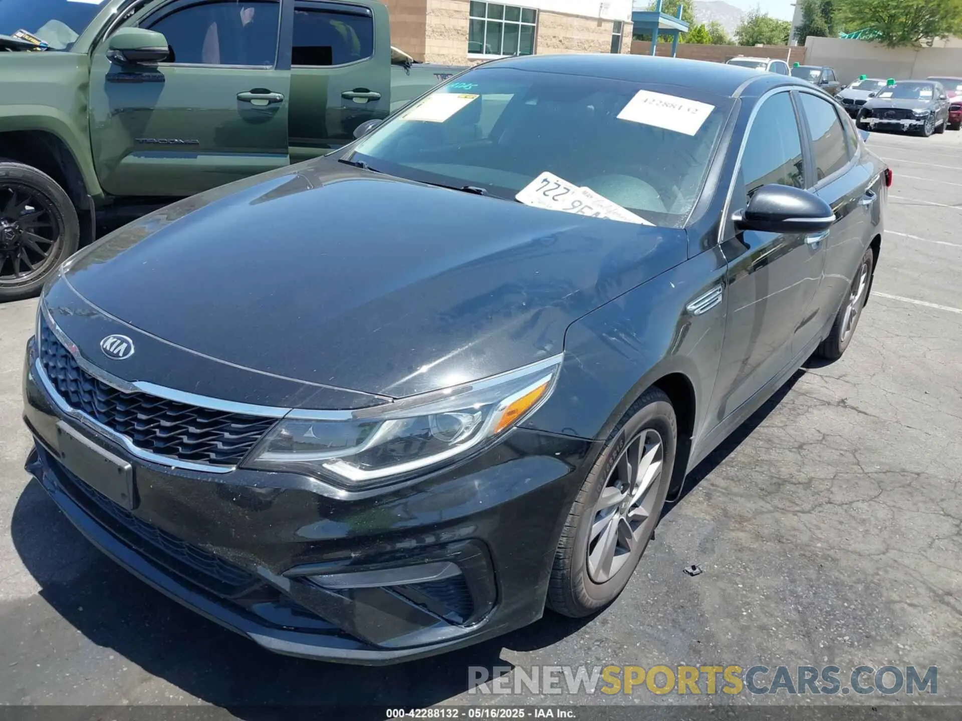 2 Photograph of a damaged car 5XXGT4L32LG420025 KIA OPTIMA 2020