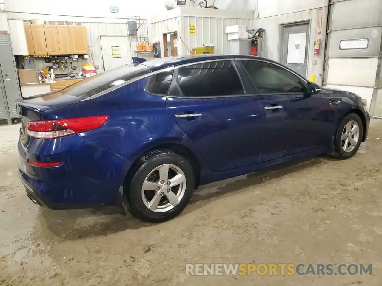 3 Photograph of a damaged car 5XXGT4L32LG421823 KIA OPTIMA 2020