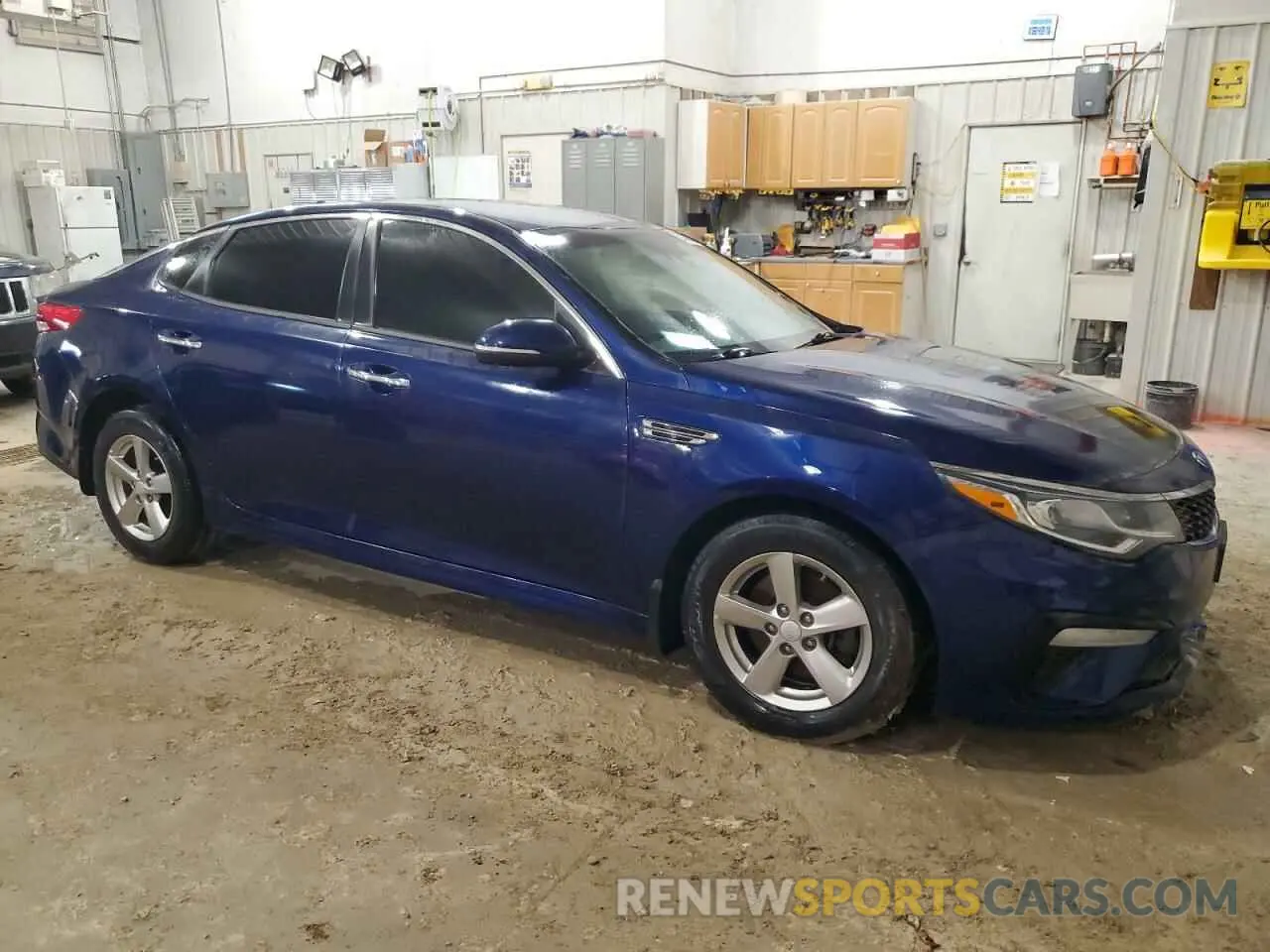 4 Photograph of a damaged car 5XXGT4L32LG421823 KIA OPTIMA 2020