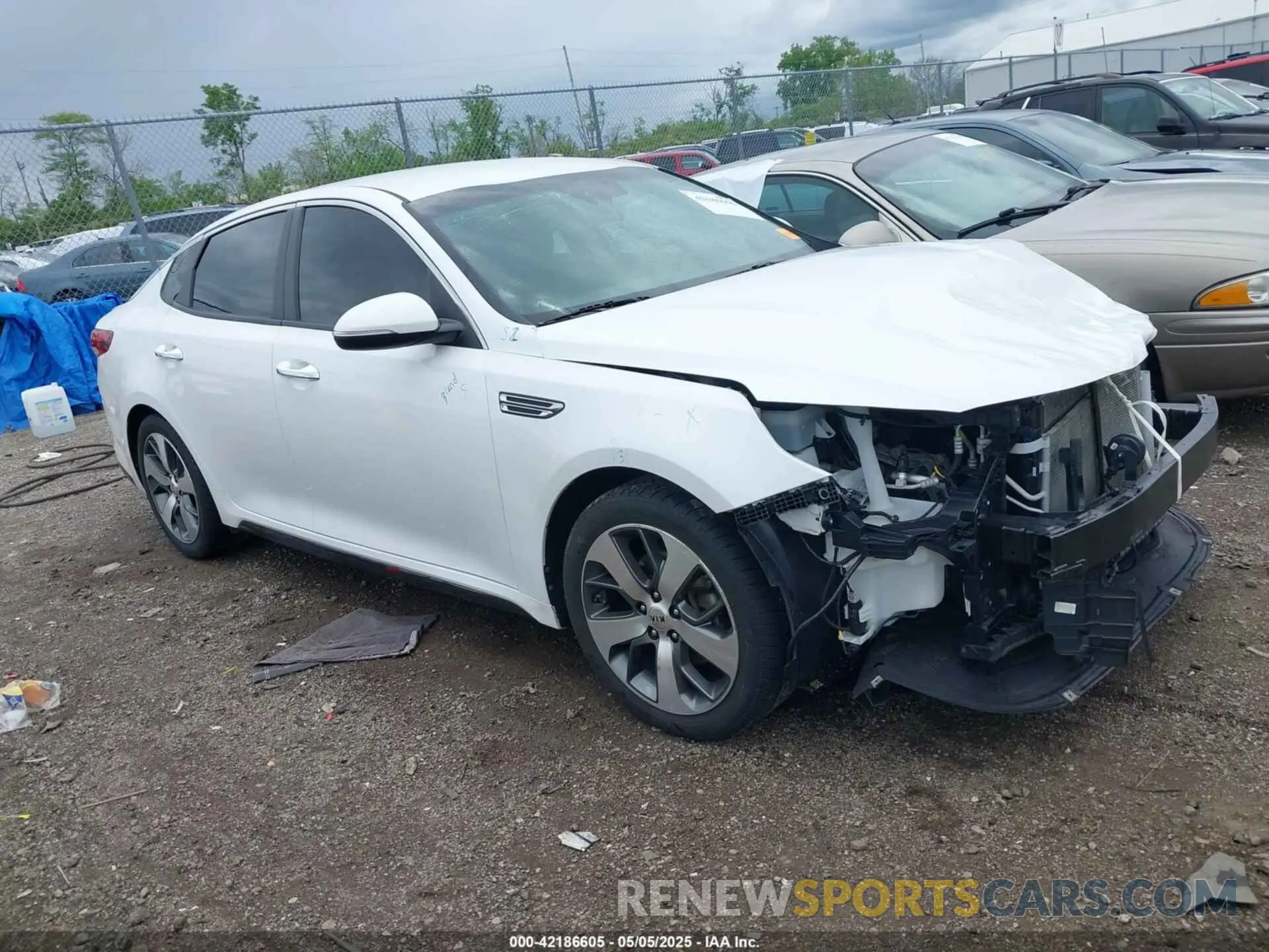 1 Photograph of a damaged car 5XXGT4L32LG422972 KIA OPTIMA 2020