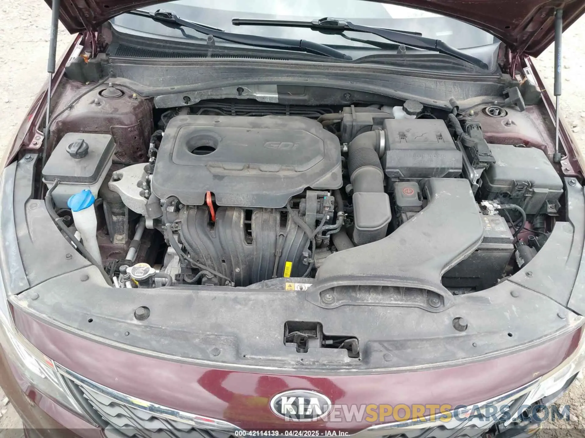 10 Photograph of a damaged car 5XXGT4L32LG423586 KIA OPTIMA 2020