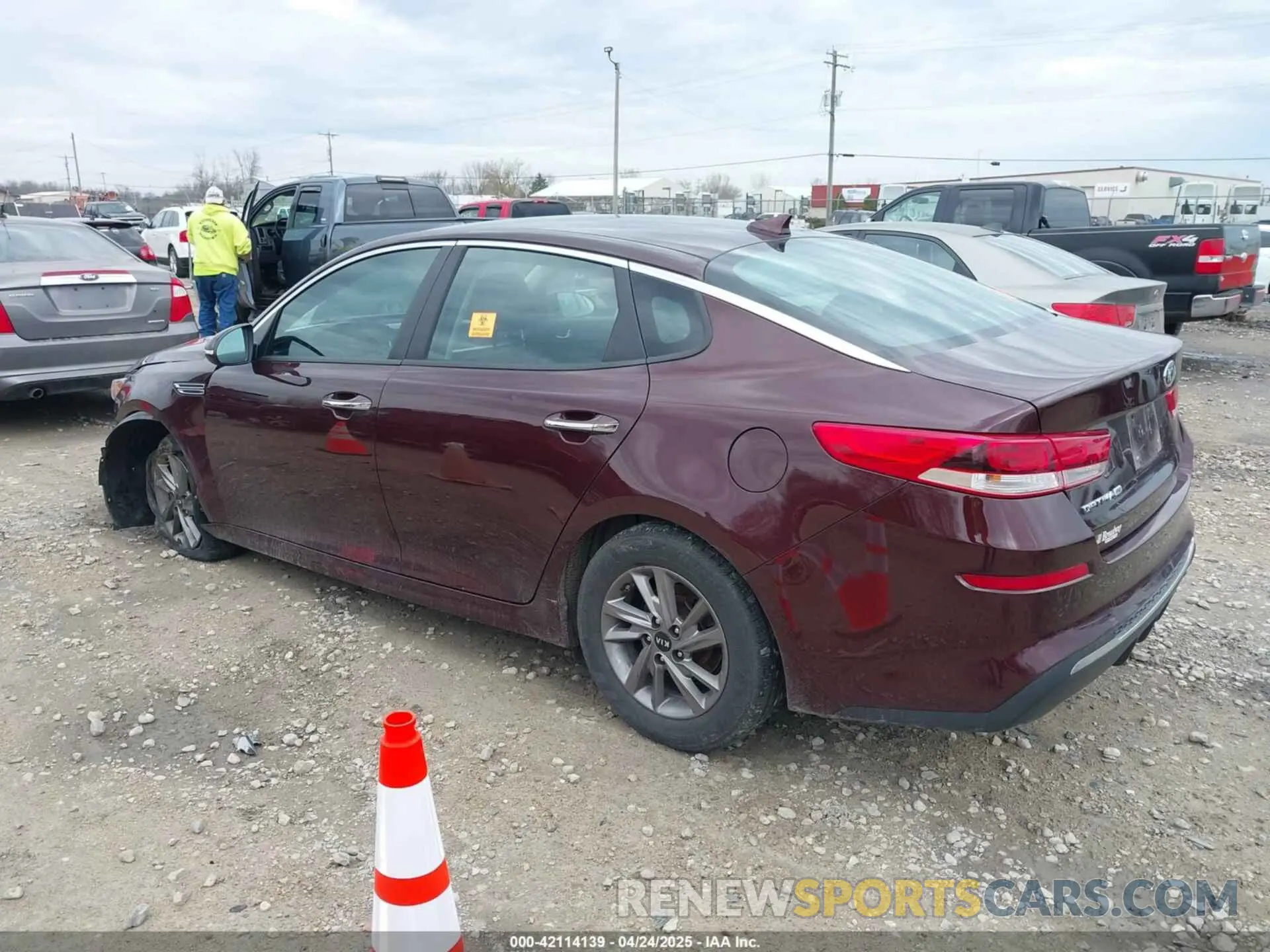 3 Photograph of a damaged car 5XXGT4L32LG423586 KIA OPTIMA 2020