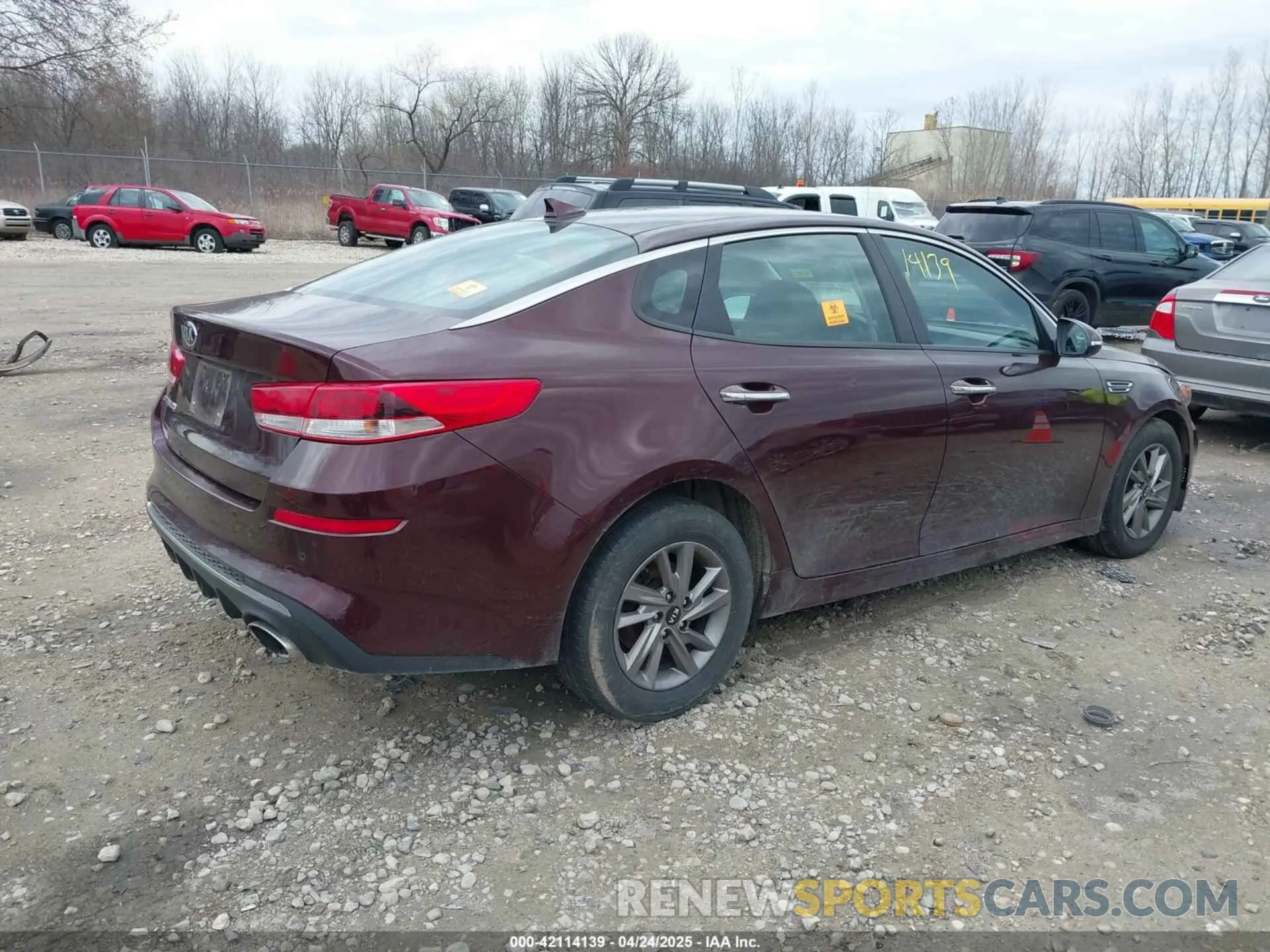 4 Photograph of a damaged car 5XXGT4L32LG423586 KIA OPTIMA 2020