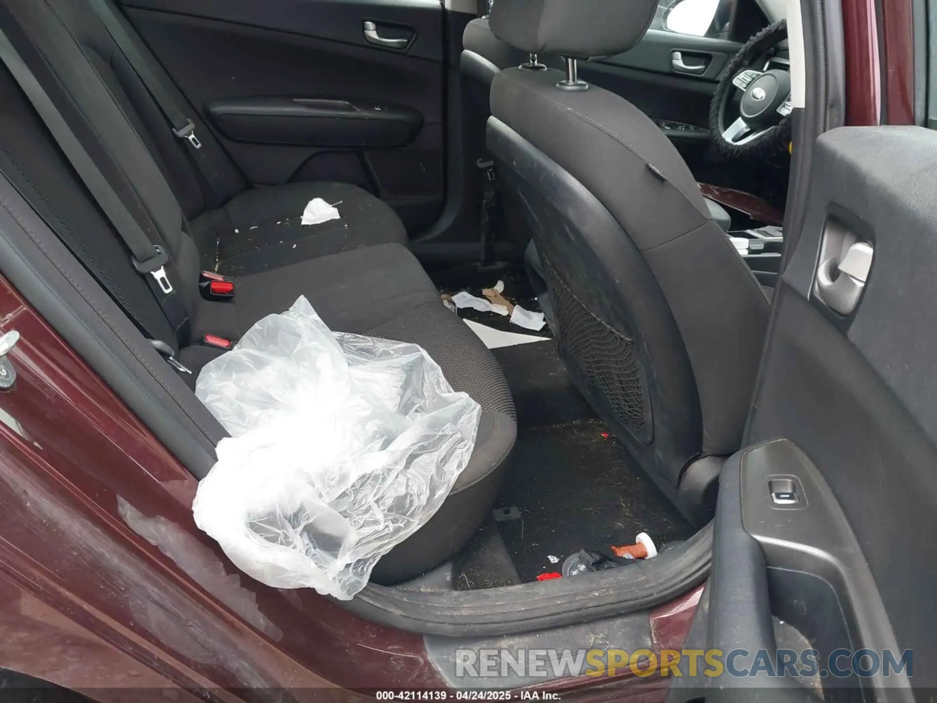 8 Photograph of a damaged car 5XXGT4L32LG423586 KIA OPTIMA 2020
