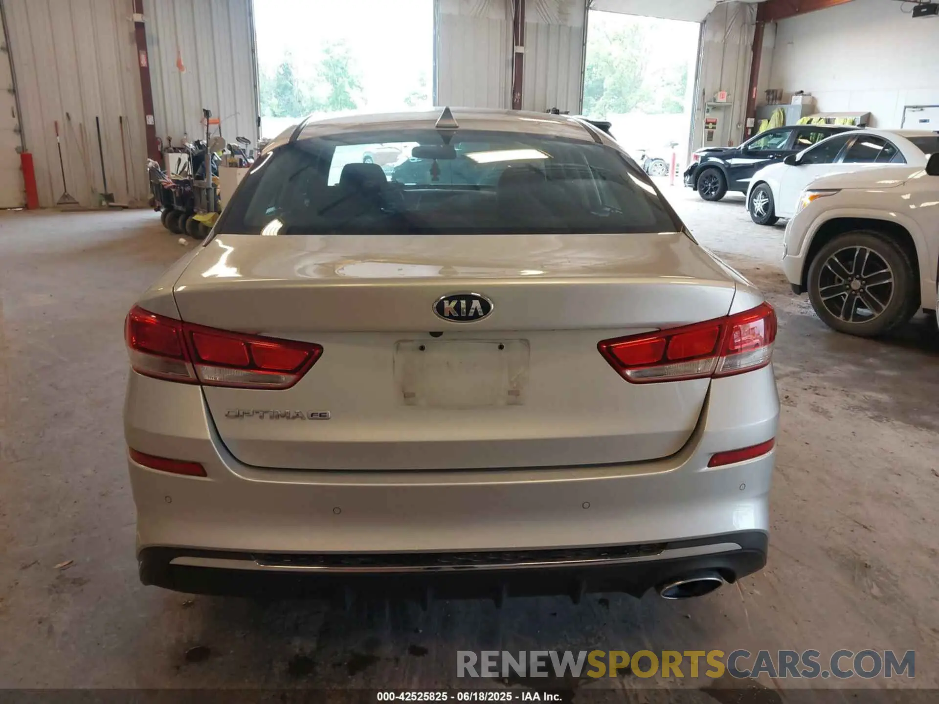 16 Photograph of a damaged car 5XXGT4L32LG424821 KIA OPTIMA 2020