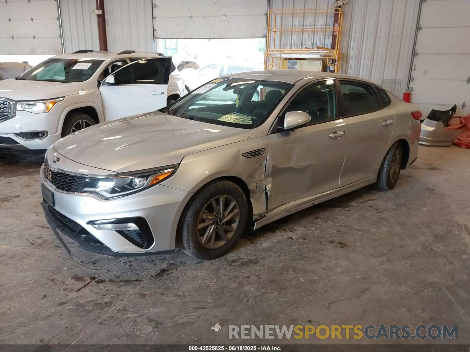 2 Photograph of a damaged car 5XXGT4L32LG424821 KIA OPTIMA 2020