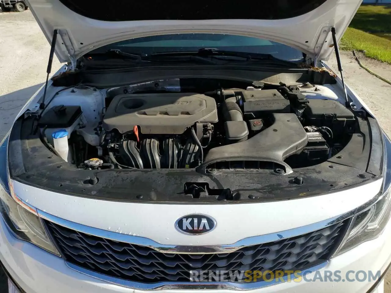 11 Photograph of a damaged car 5XXGT4L32LG425080 KIA OPTIMA 2020