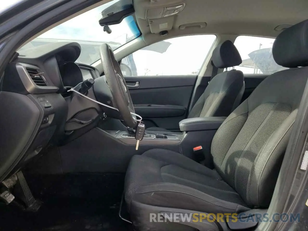 7 Photograph of a damaged car 5XXGT4L32LG427153 KIA OPTIMA 2020